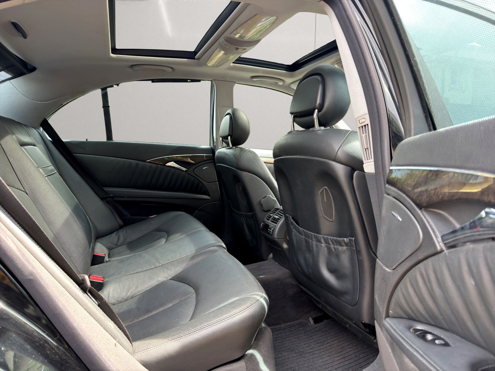 MERCEDES-BENZ E 320 Avantgarde Automatic FAB Design-image-12