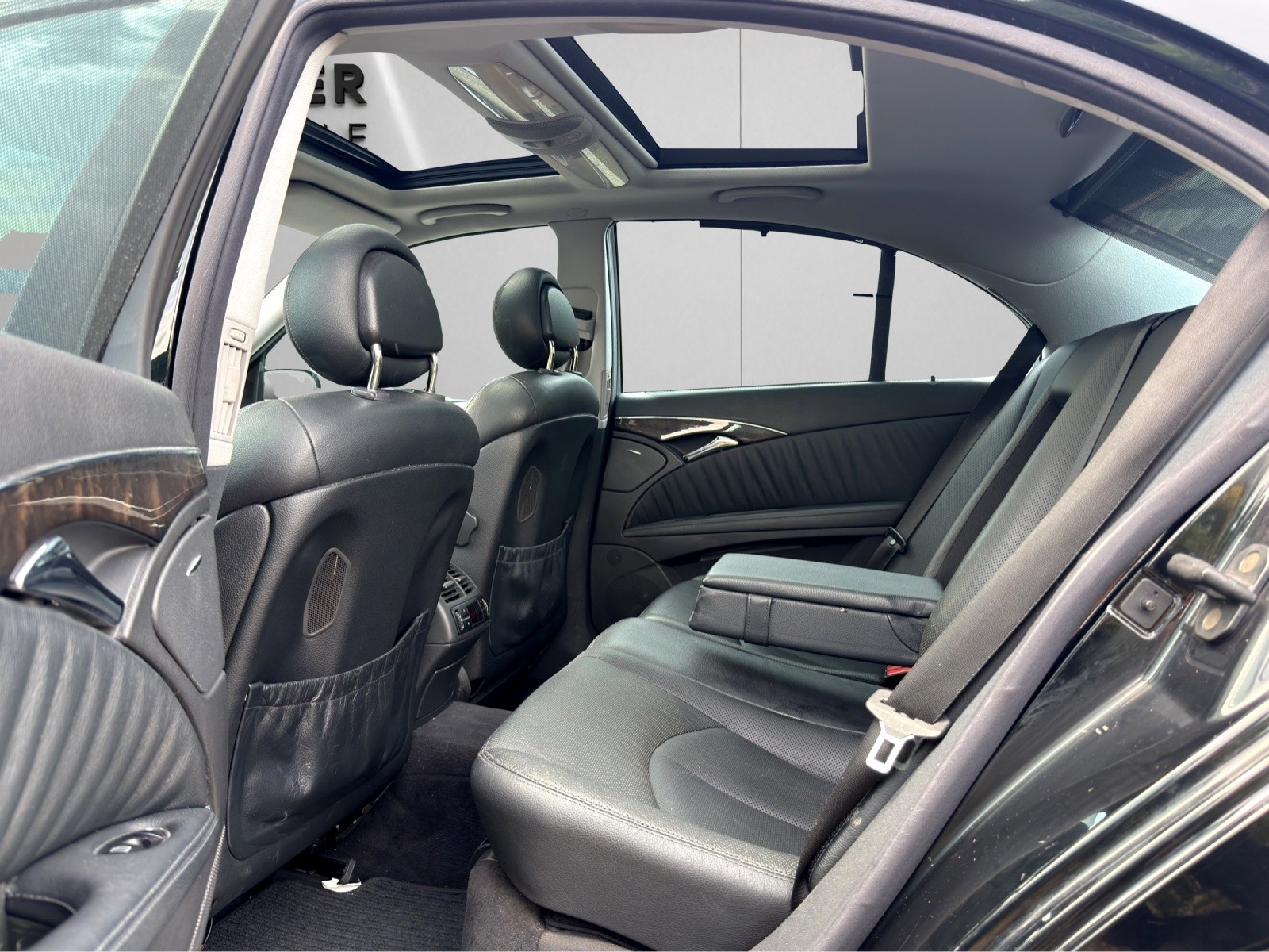 MERCEDES-BENZ E 320 Avantgarde Automatic FAB Design-image-10