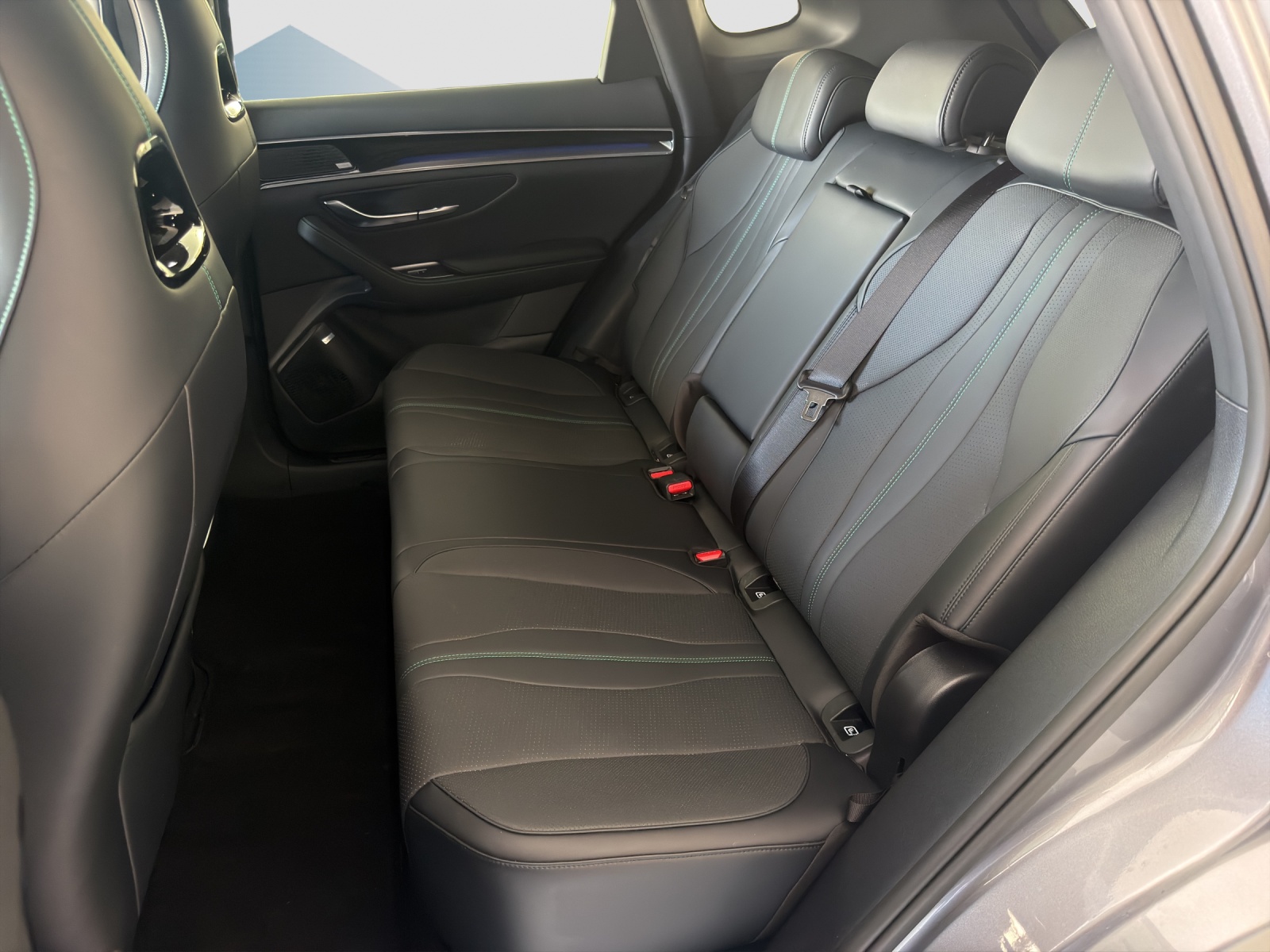BYD Seal U DM-i Design AWD-image-7