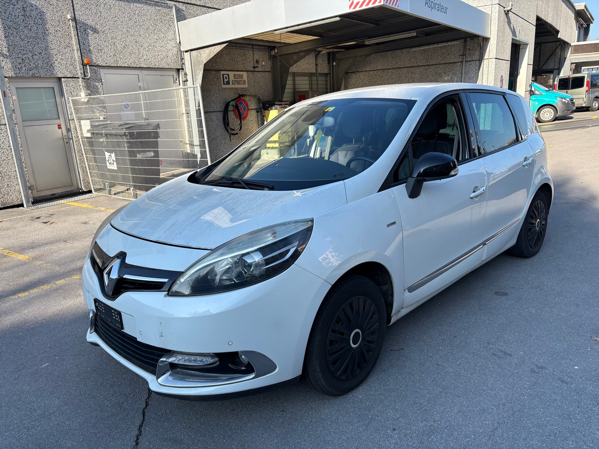 RENAULT Scénic 1.2 16V Turbo Bose-image-0