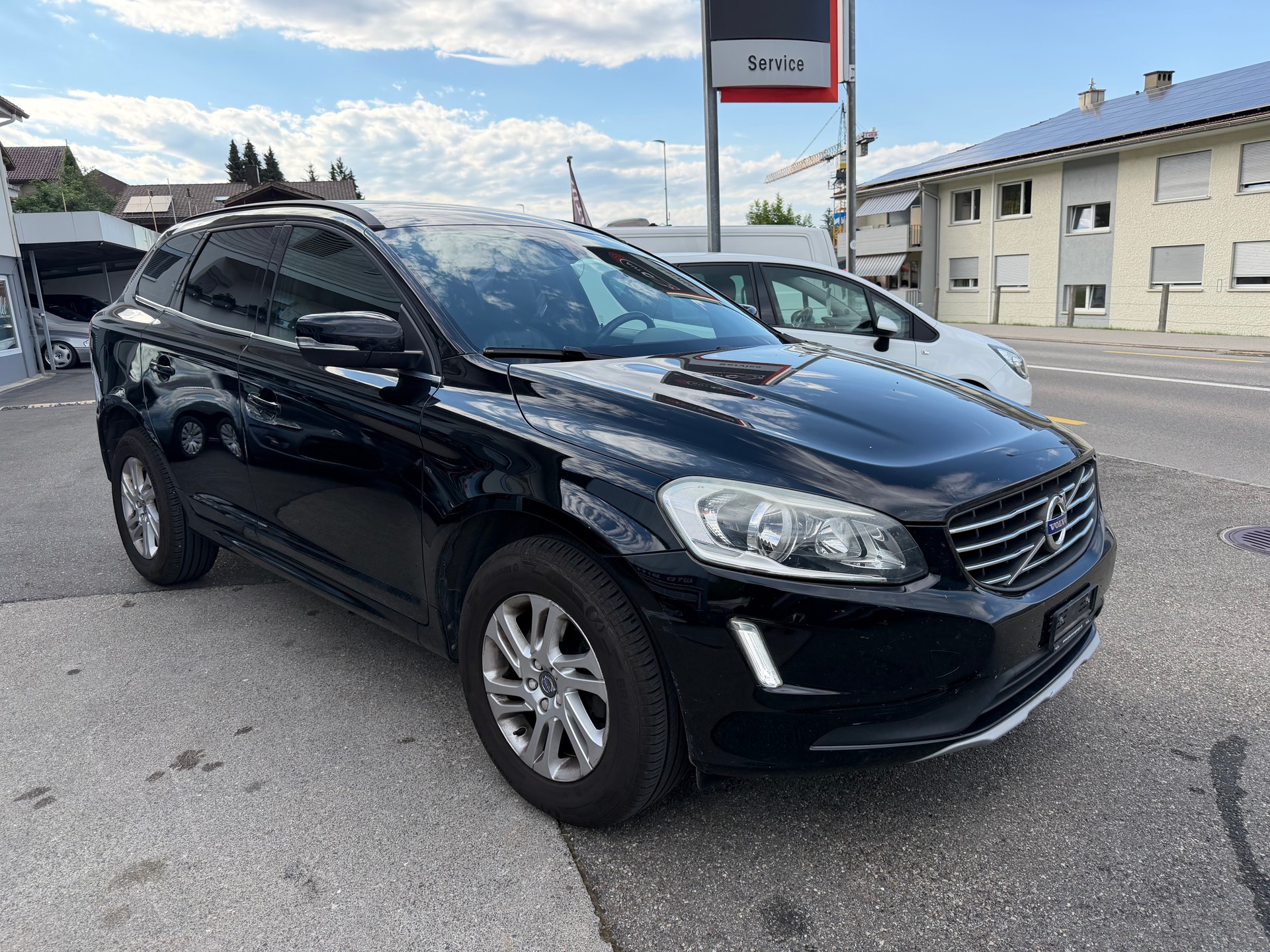 VOLVO XC60 D4 Kinetic Geartronic-image-1