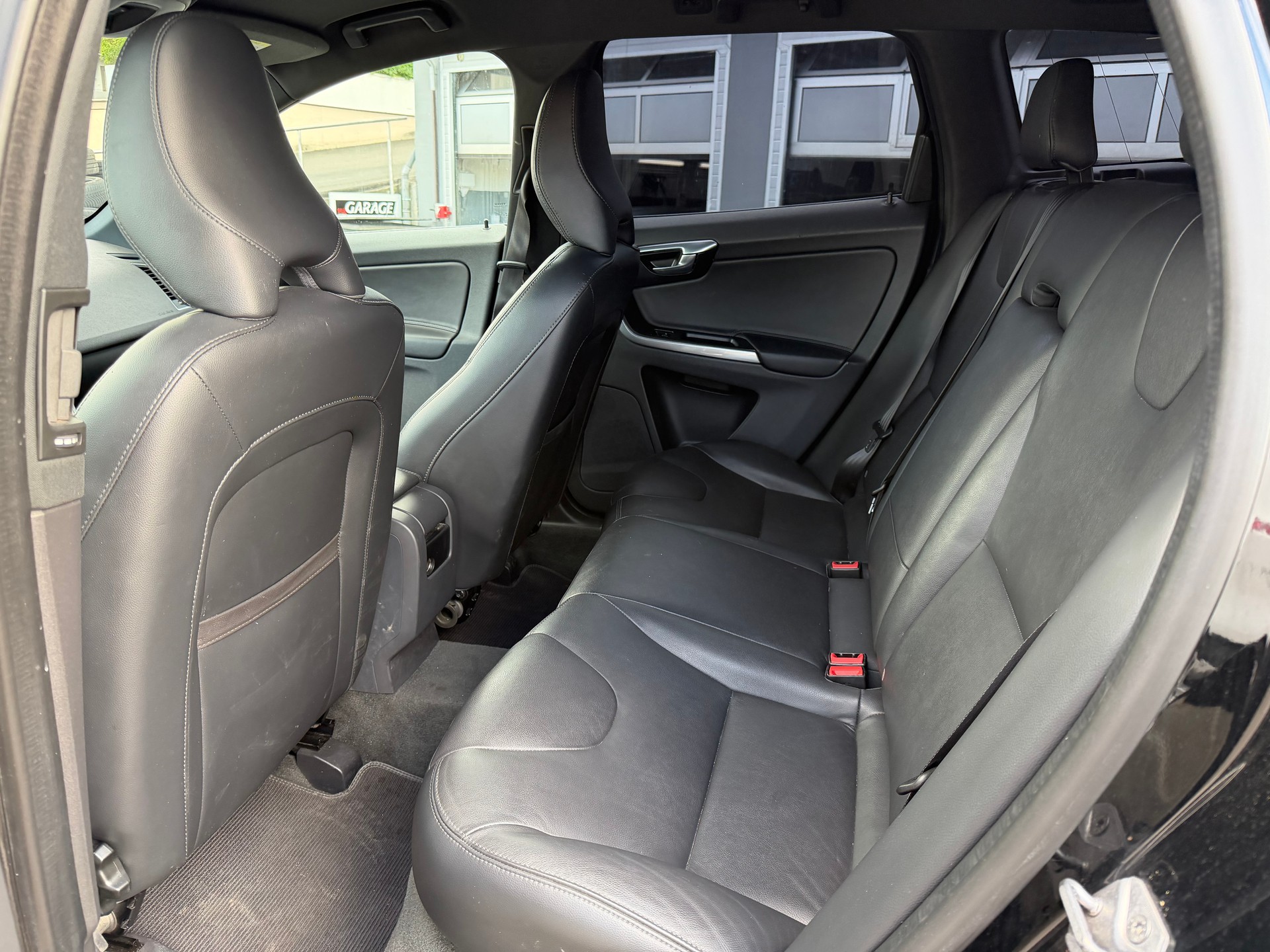 VOLVO XC60 D4 Kinetic Geartronic-image-7