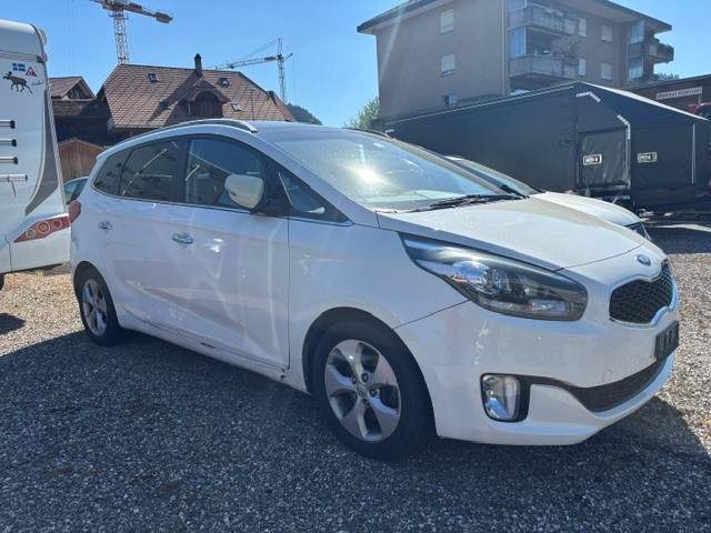 KIA Carens 1.7 CRDi Trend DCT-image-1