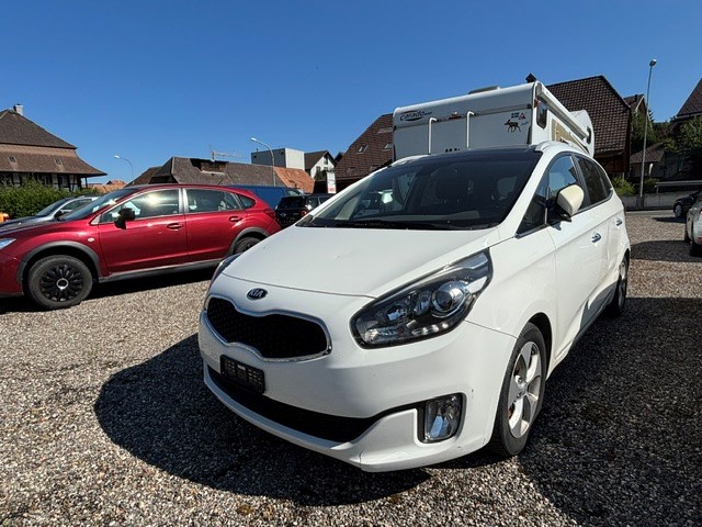 KIA Carens 1.7 CRDi Trend DCT-image-2