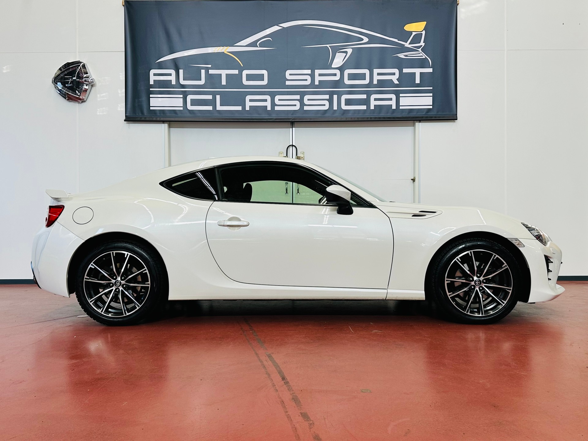 TOYOTA GT 86 2.0 D-4S Sport-image-2