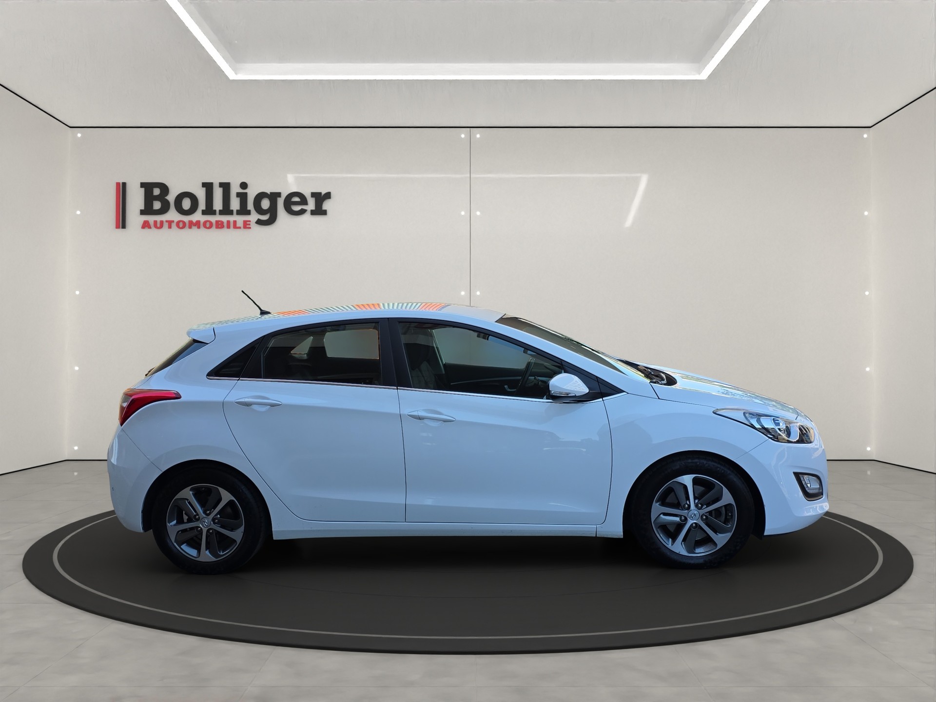 HYUNDAI i30 1.6 GDI Plena-image-3