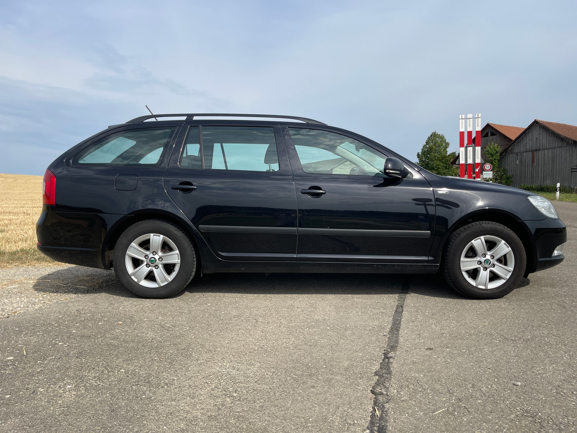 SKODA Octavia Combi 2.0 TDI AllDrive 4x4 DSG-image-2