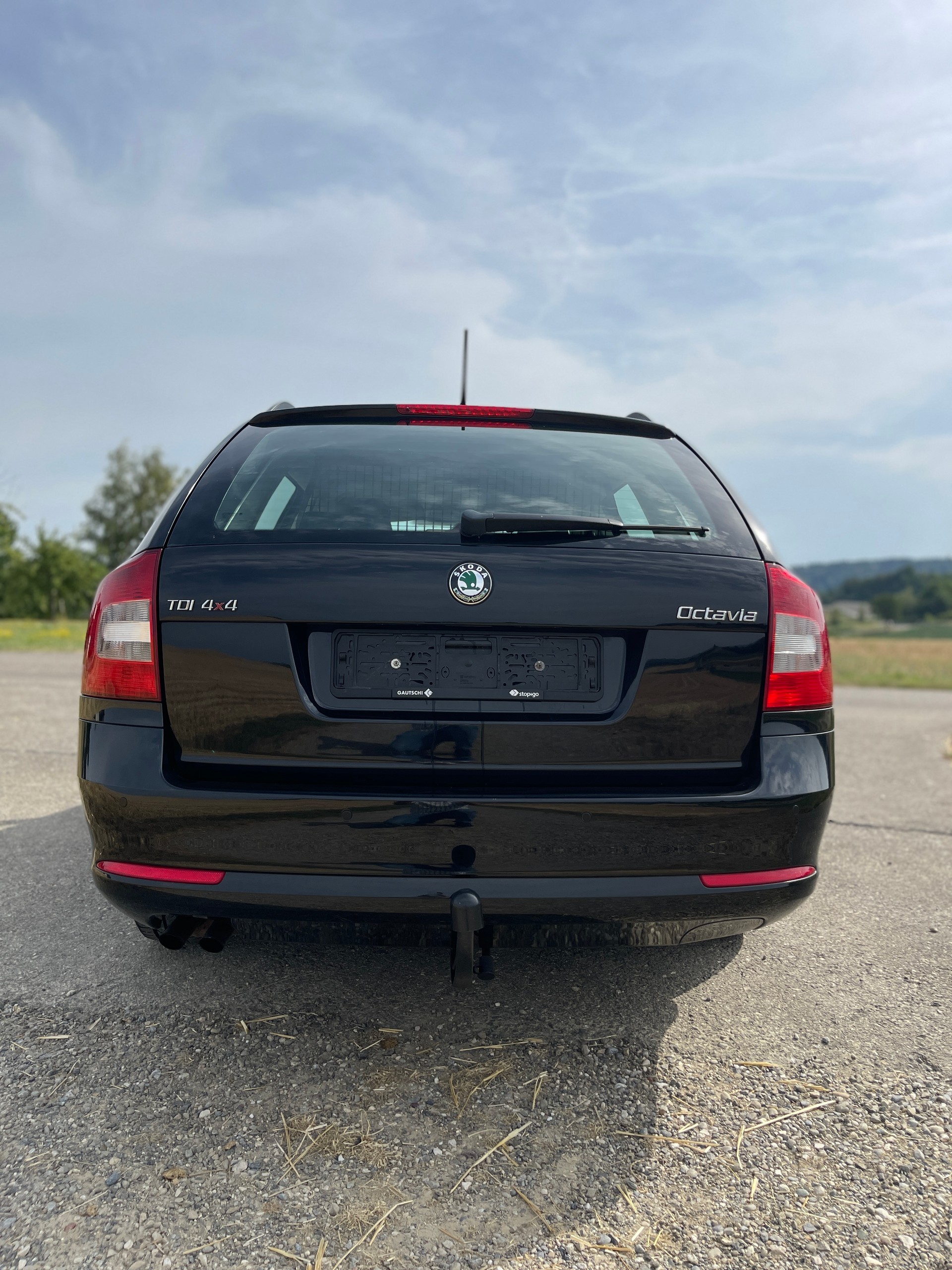 SKODA Octavia Combi 2.0 TDI AllDrive 4x4 DSG-image-4