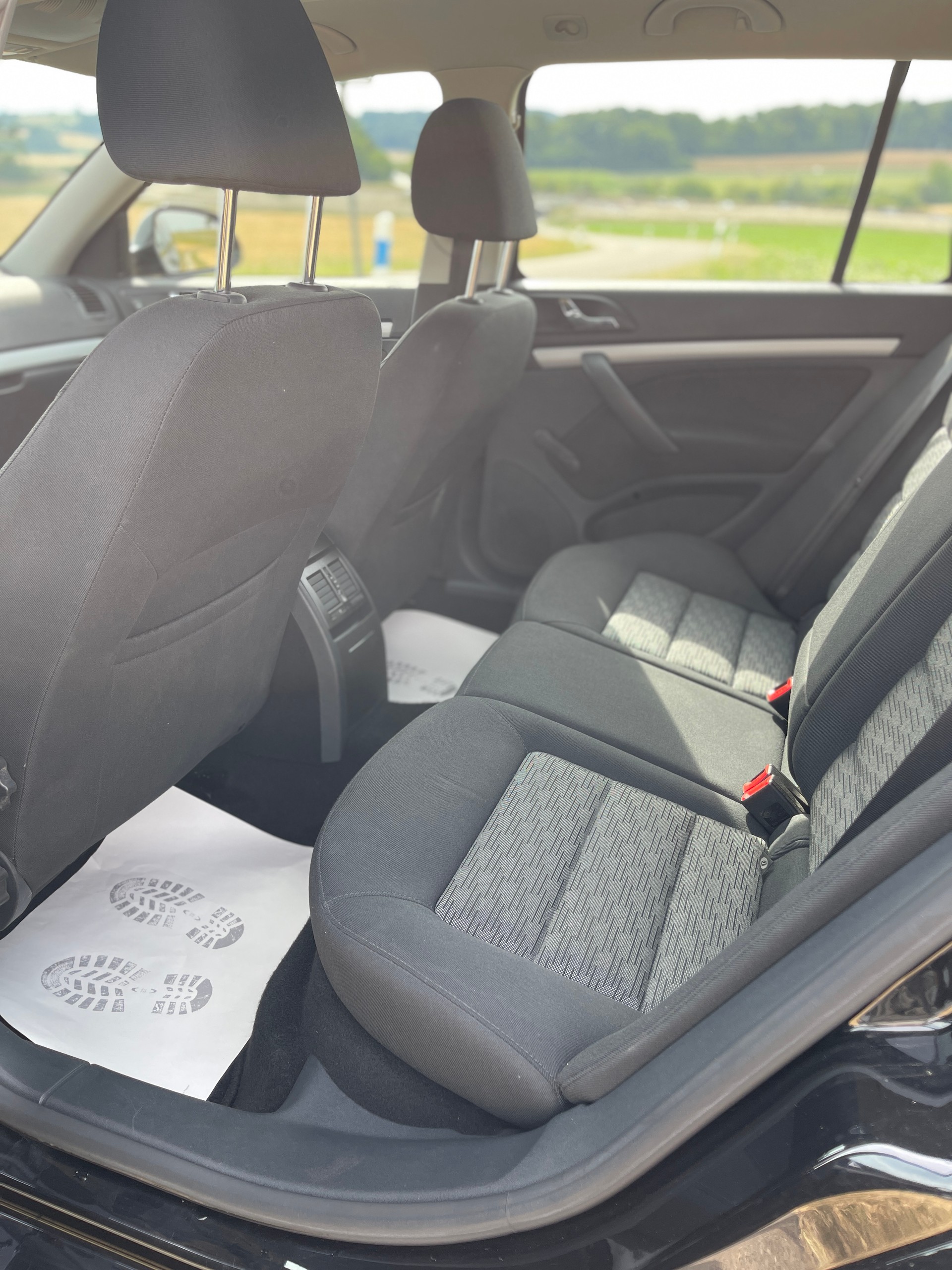 SKODA Octavia Combi 2.0 TDI AllDrive 4x4 DSG-image-13