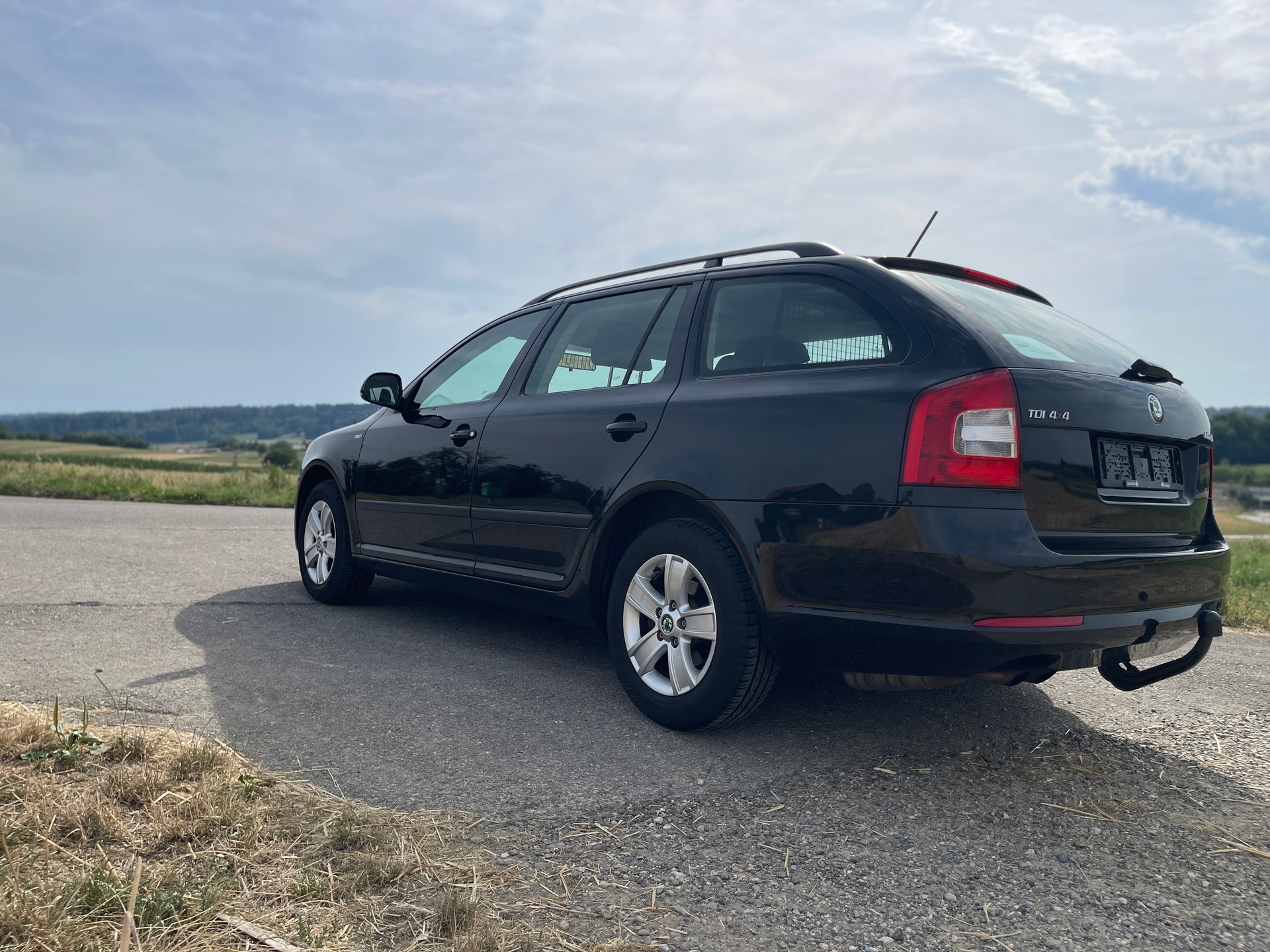 SKODA Octavia Combi 2.0 TDI AllDrive 4x4 DSG-image-6