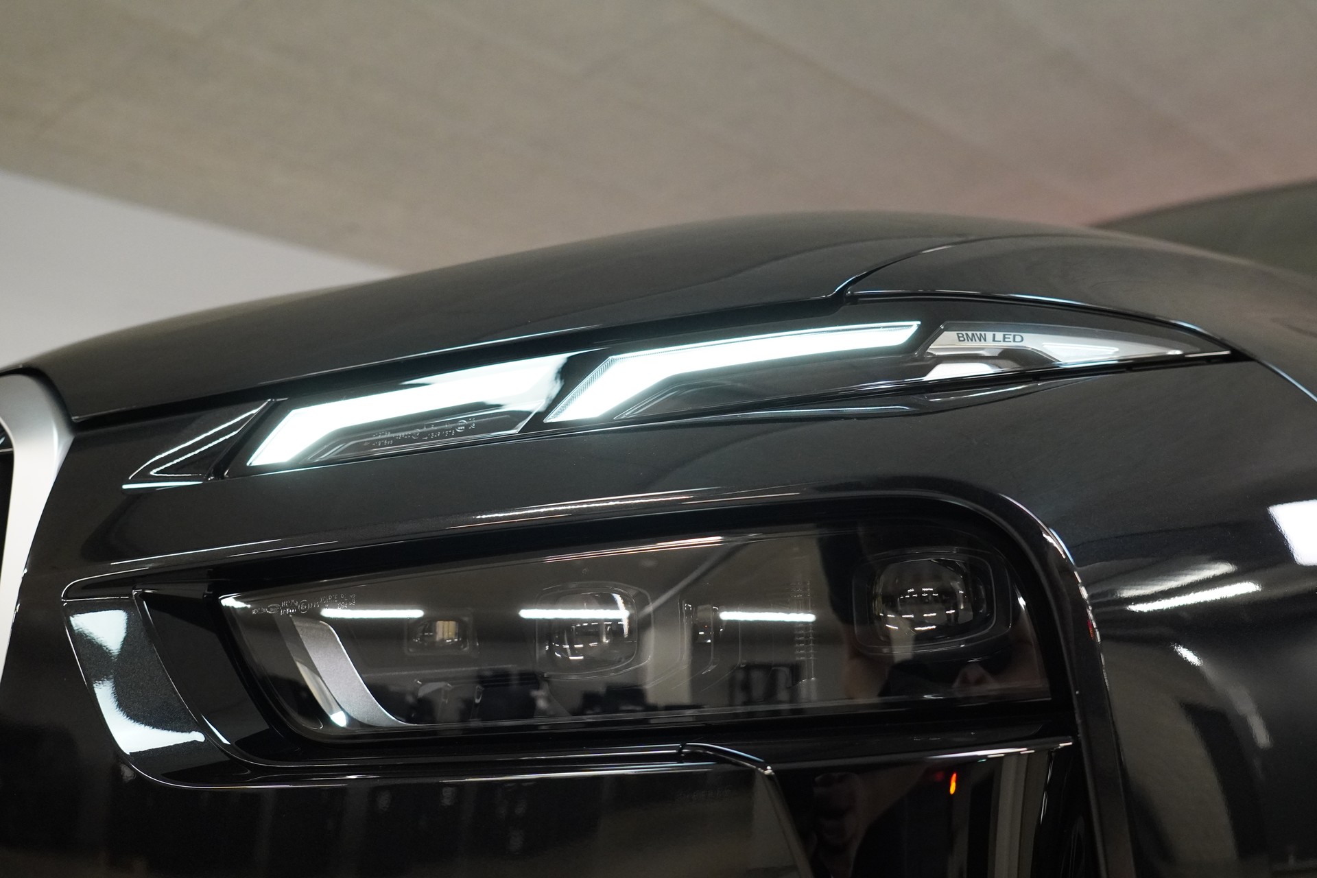 BMW X7 xDrive 48V 40d M Sport Steptronic-image-8