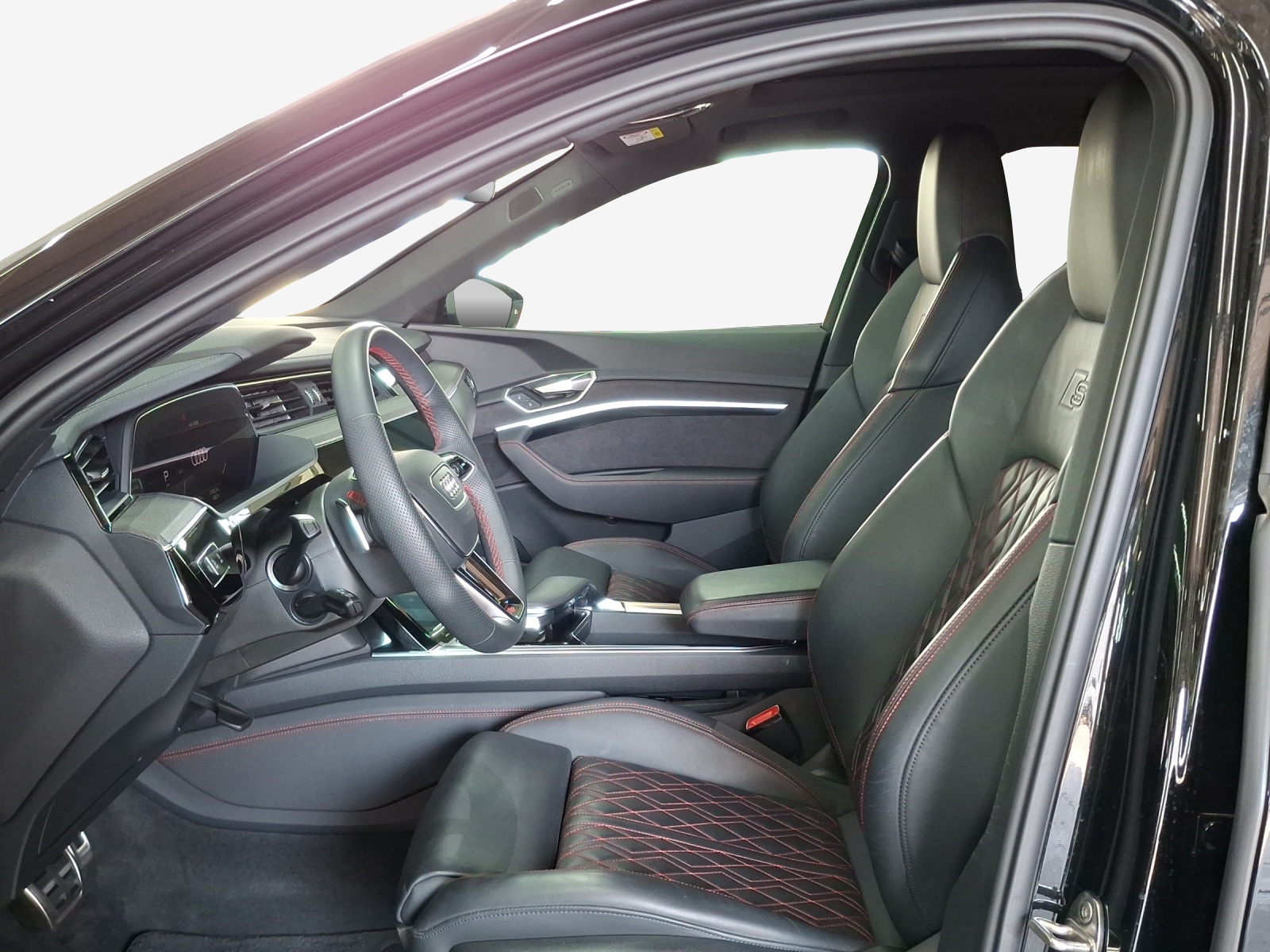 AUDI Q8 55 e-tron Black Edition quattro-image-8