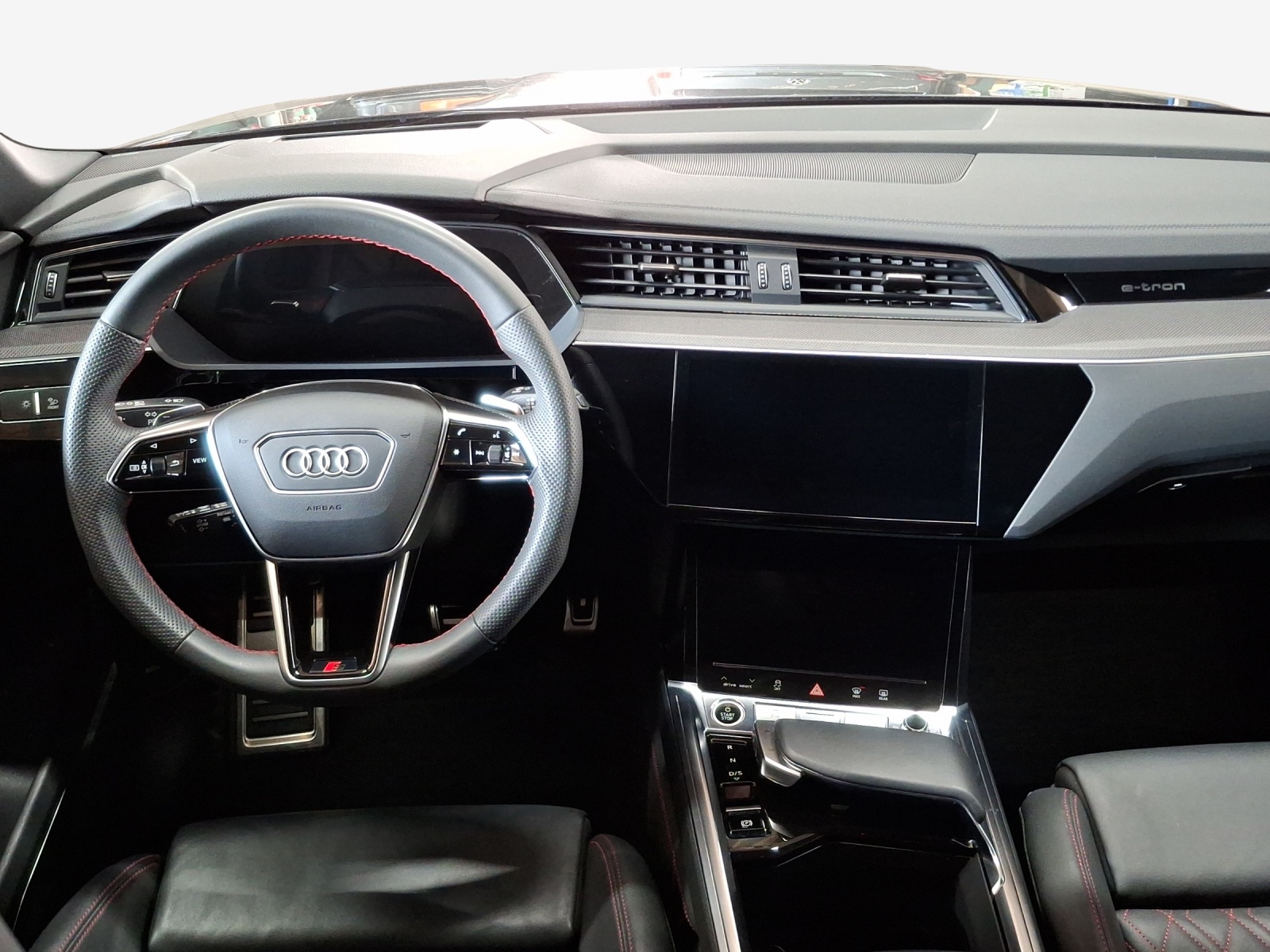 AUDI Q8 55 e-tron Black Edition quattro-image-9