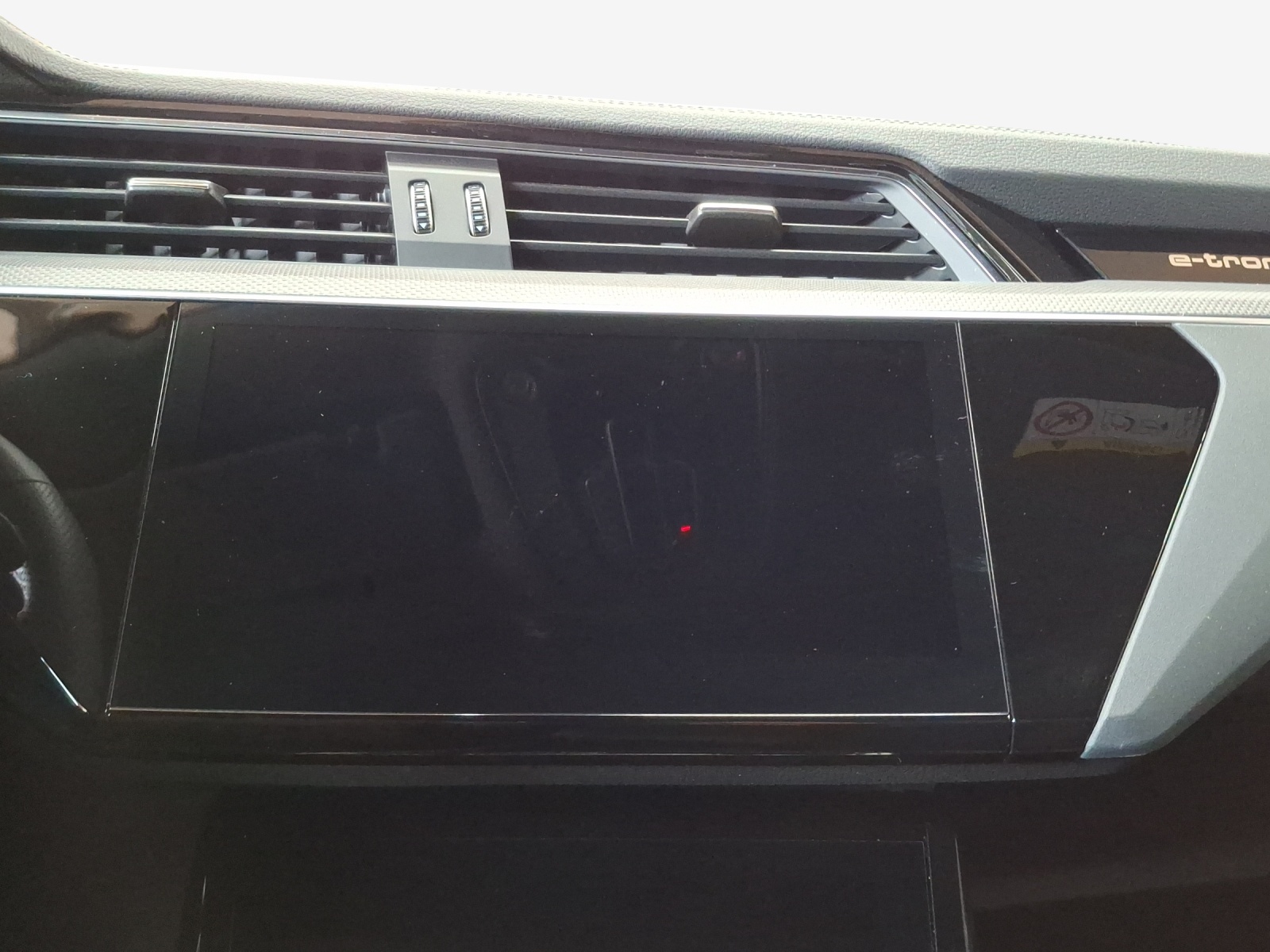 AUDI Q8 55 e-tron Black Edition quattro-image-11