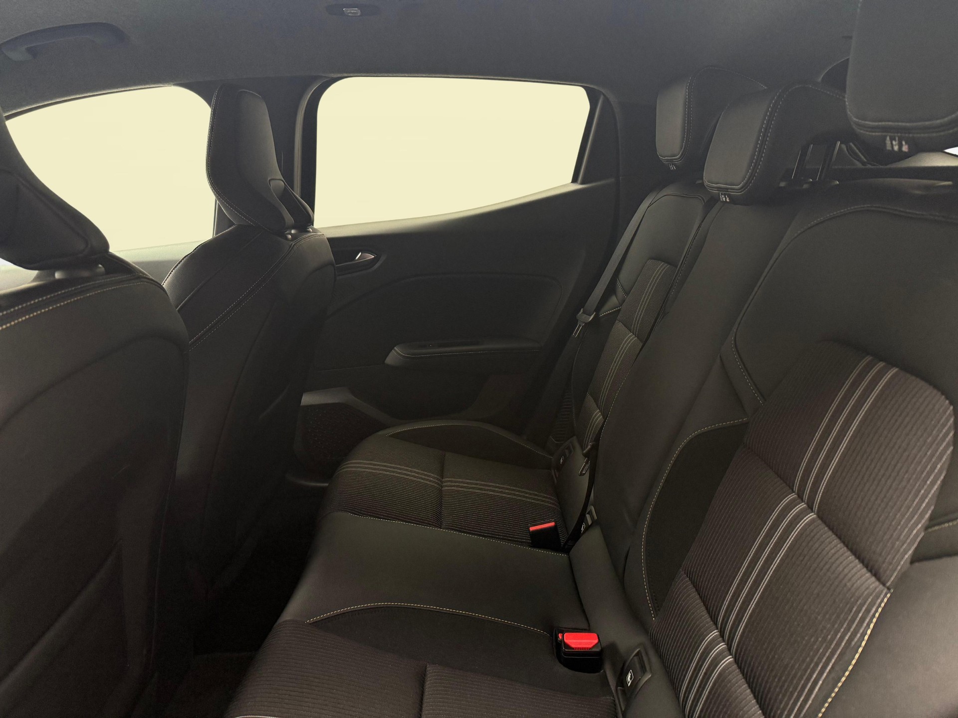 RENAULT Clio 1.6 E-Tech Engineered-image-10