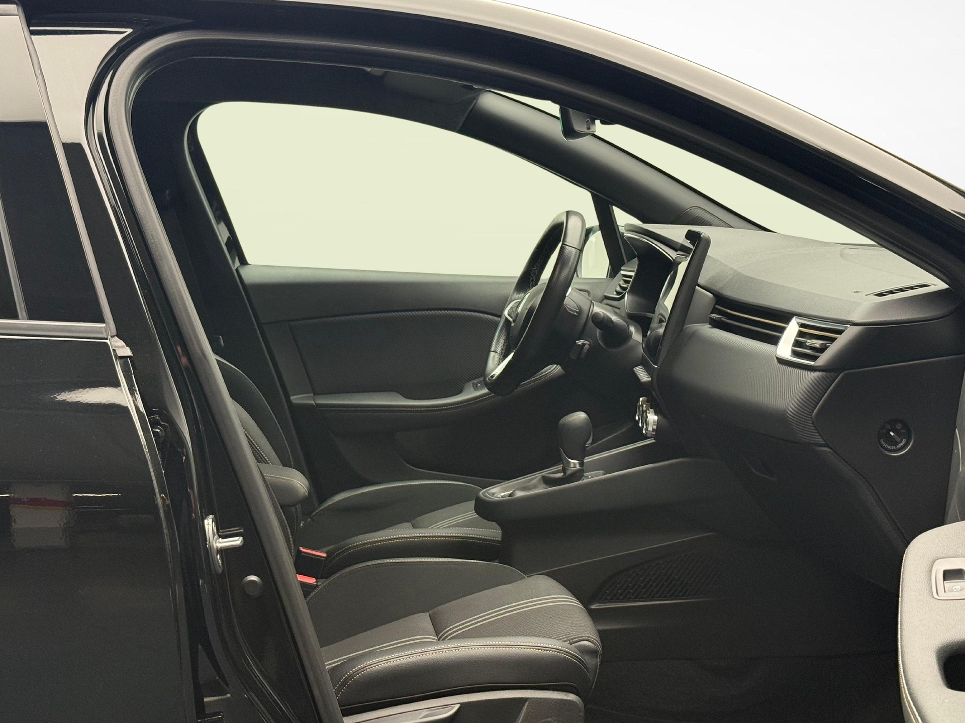 RENAULT Clio 1.6 E-Tech Engineered-image-9