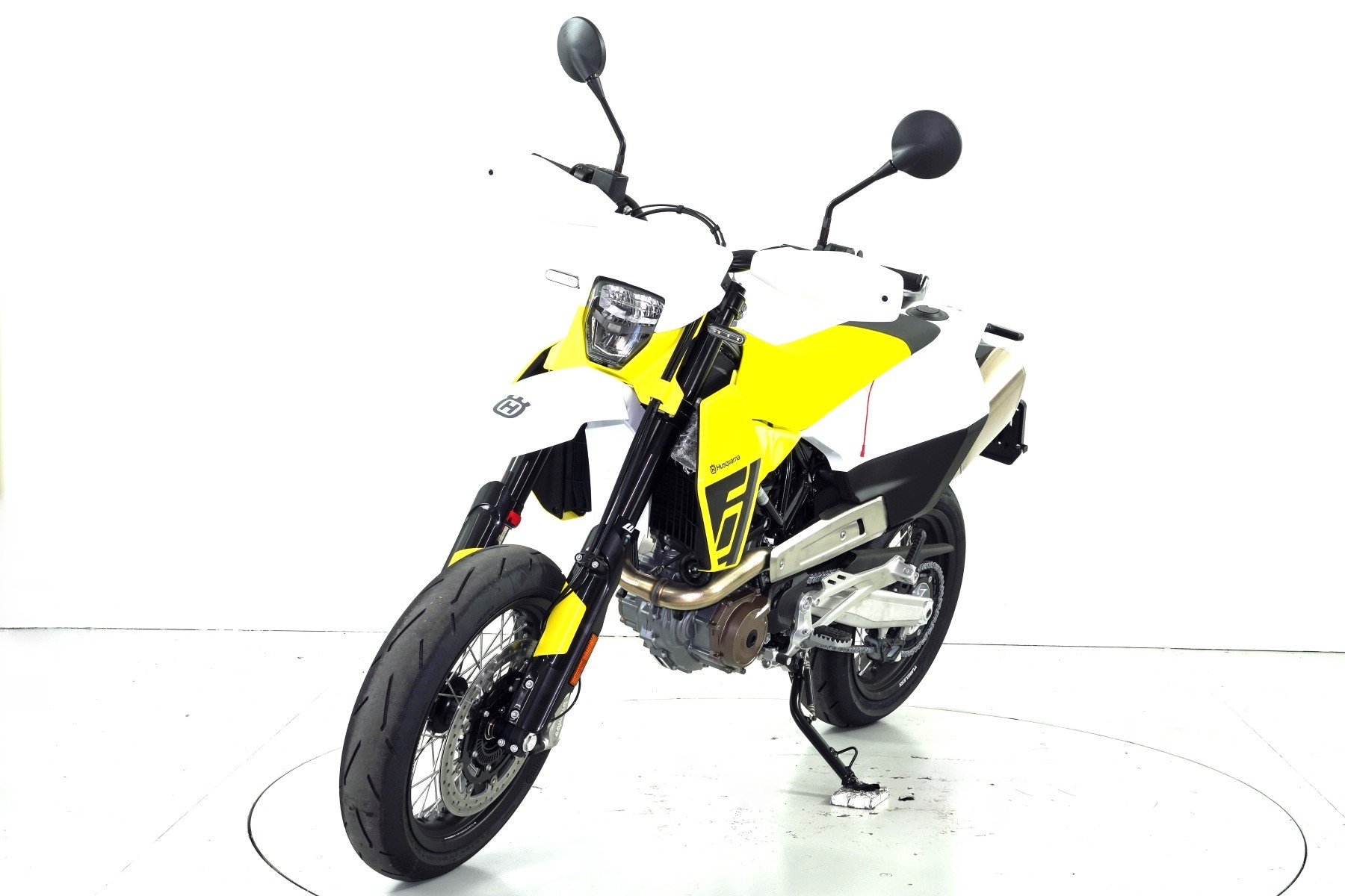 HUSQVARNA 701 Supermoto-showroom-element-2