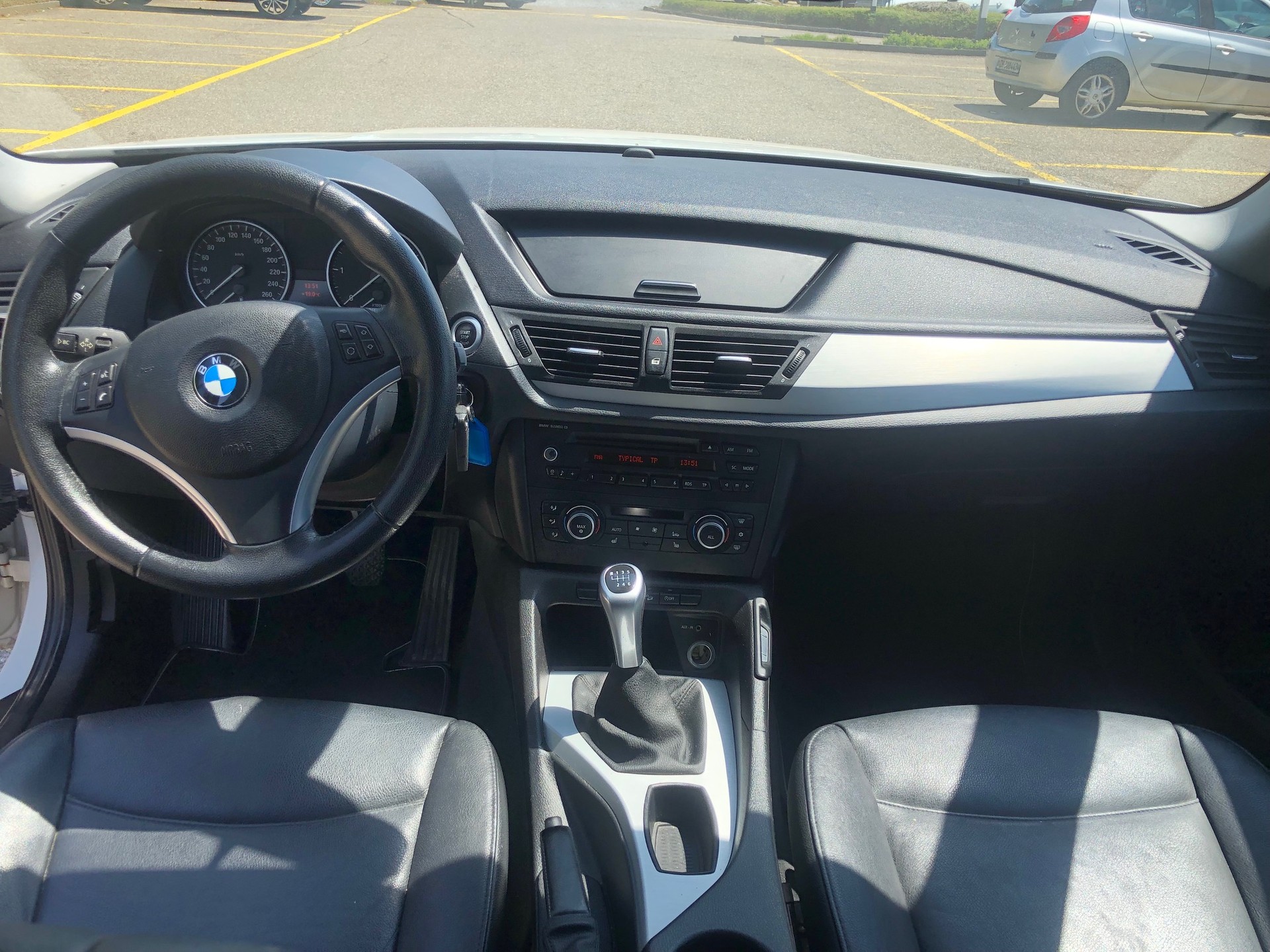 BMW X1 xDrive 18d-image-9