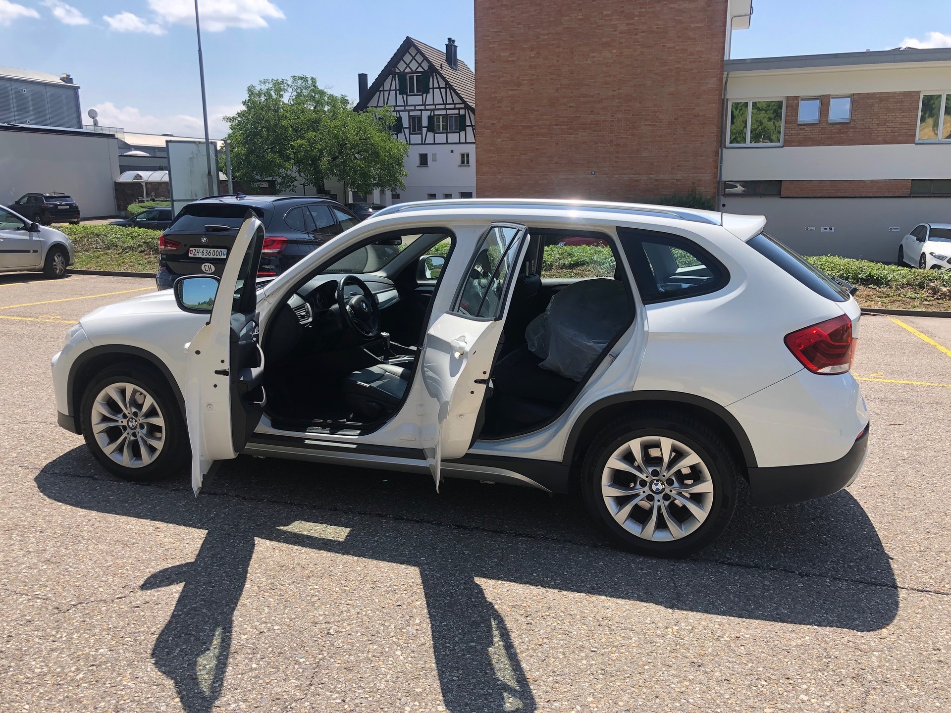 BMW X1 xDrive 18d-image-4