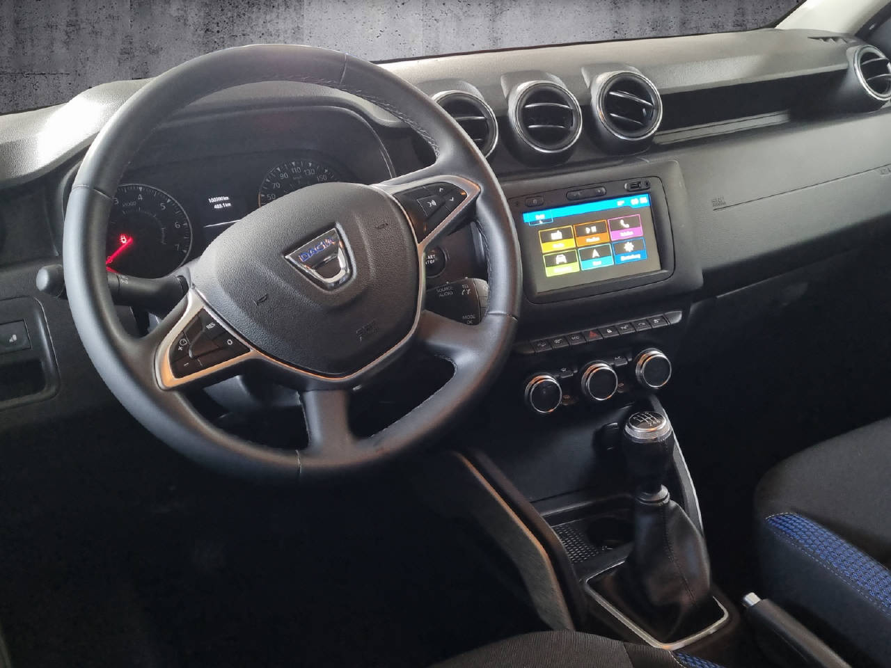 DACIA Duster 1.3 TCe 150 Celebration 4WD-image-5
