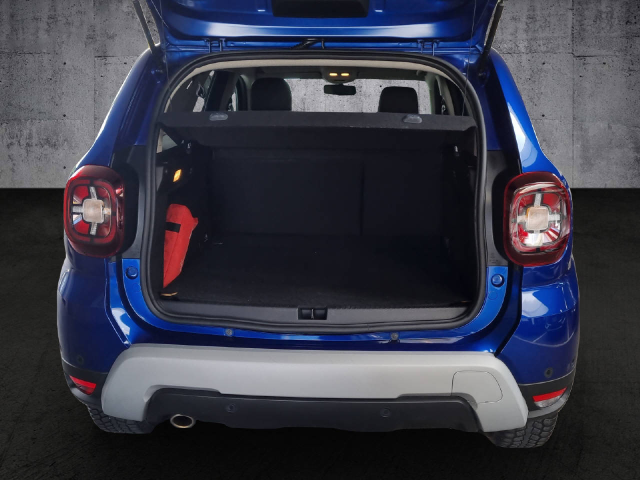 DACIA Duster 1.3 TCe 150 Celebration 4WD-image-8