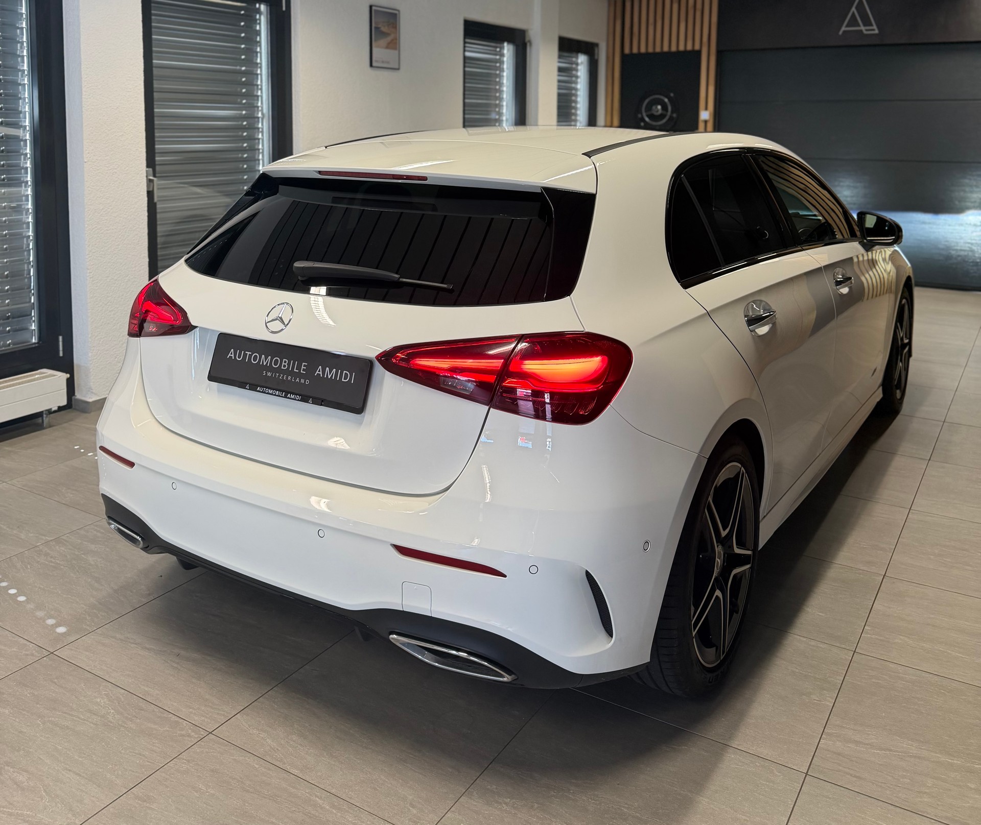 MERCEDES-BENZ A 220 4Matic 8G-DCT-image-4