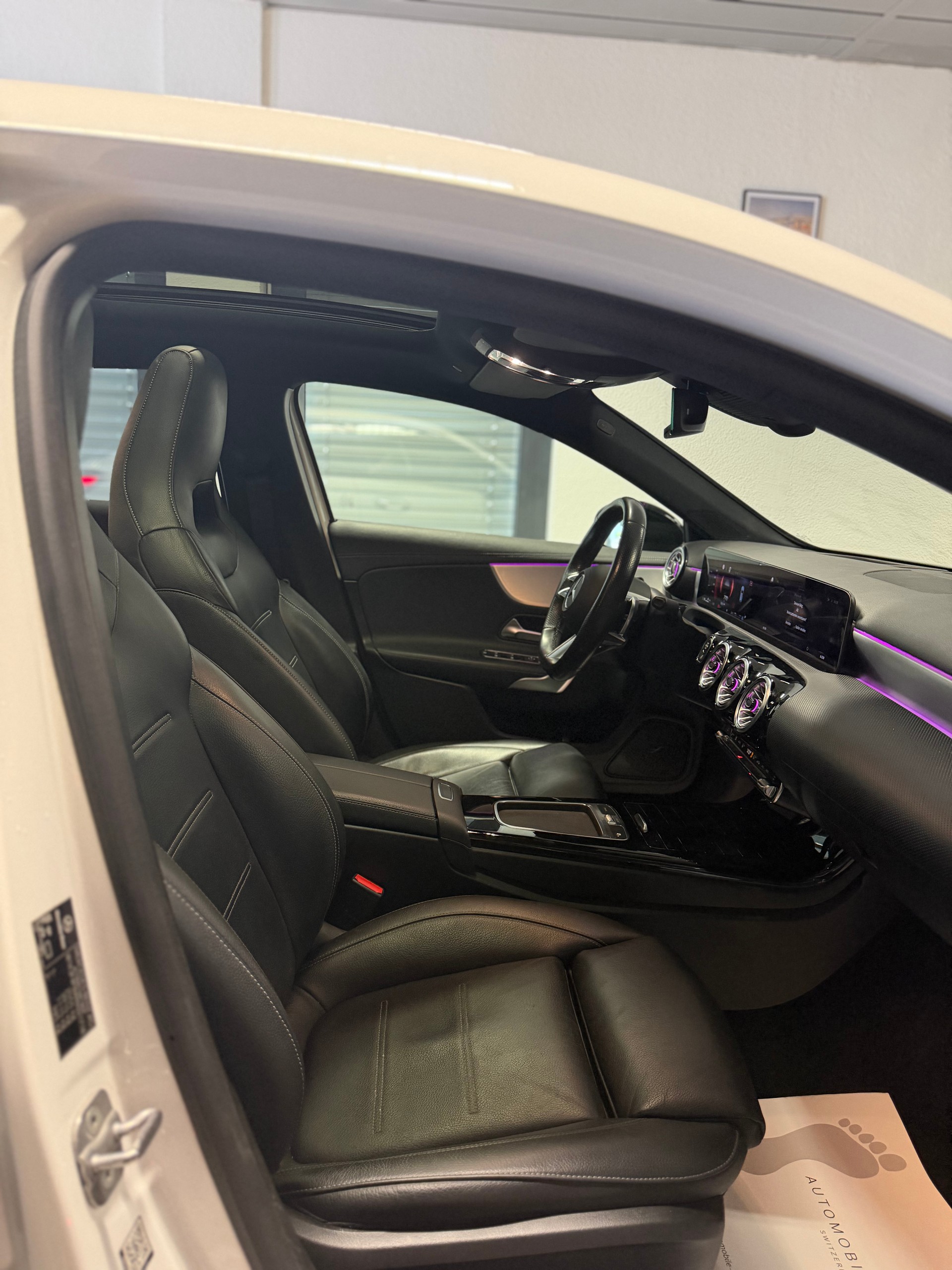 MERCEDES-BENZ A 220 4Matic 8G-DCT-image-9