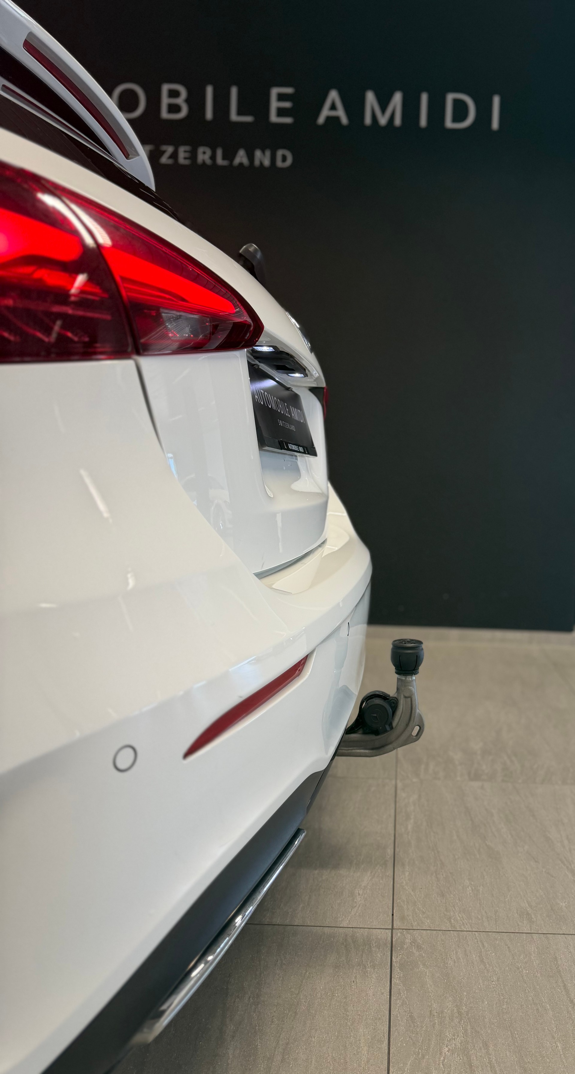 MERCEDES-BENZ A 220 4Matic 8G-DCT-image-6