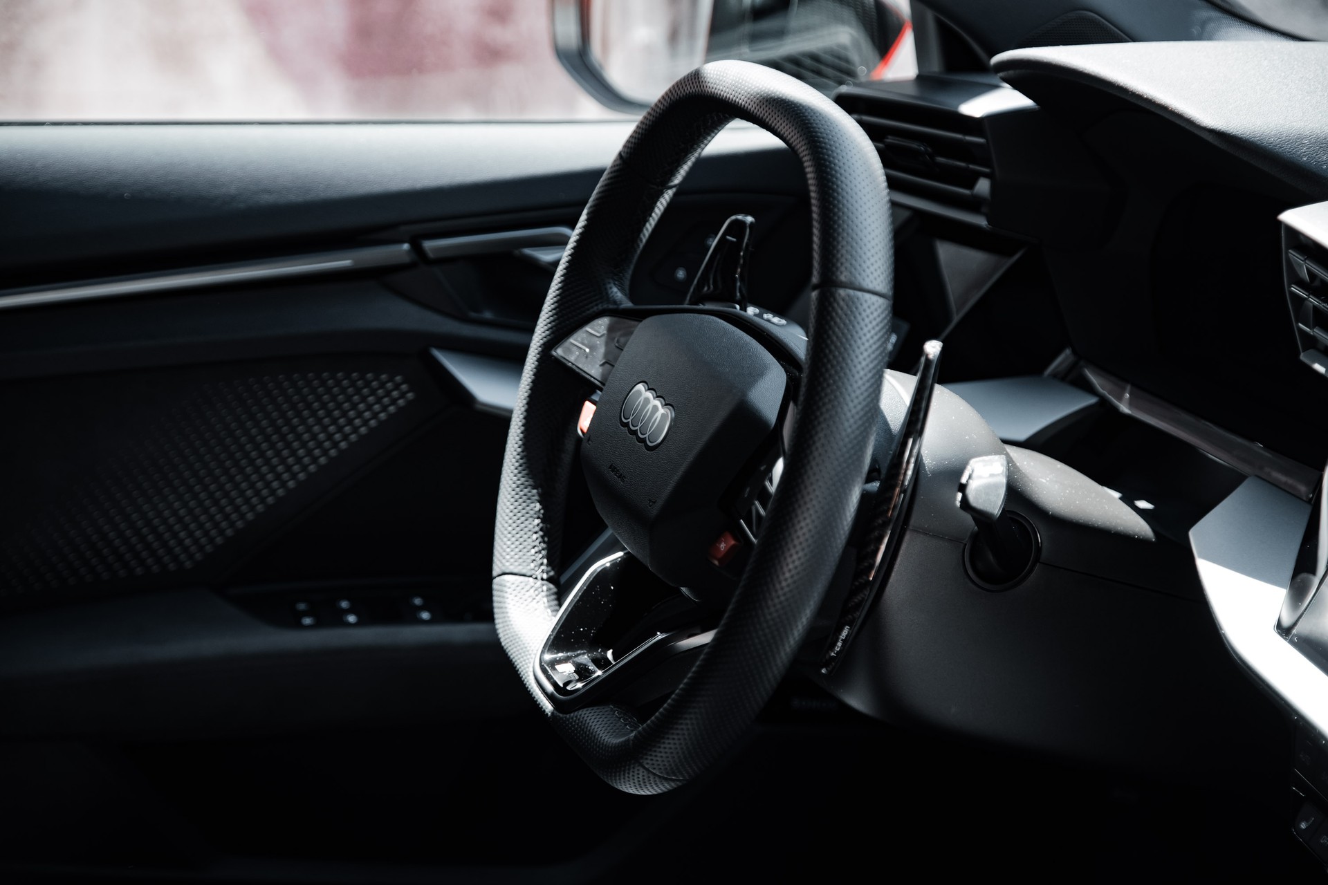 AUDI RS3 Sportback 2.5 TSI quattro S-tronic-image-17
