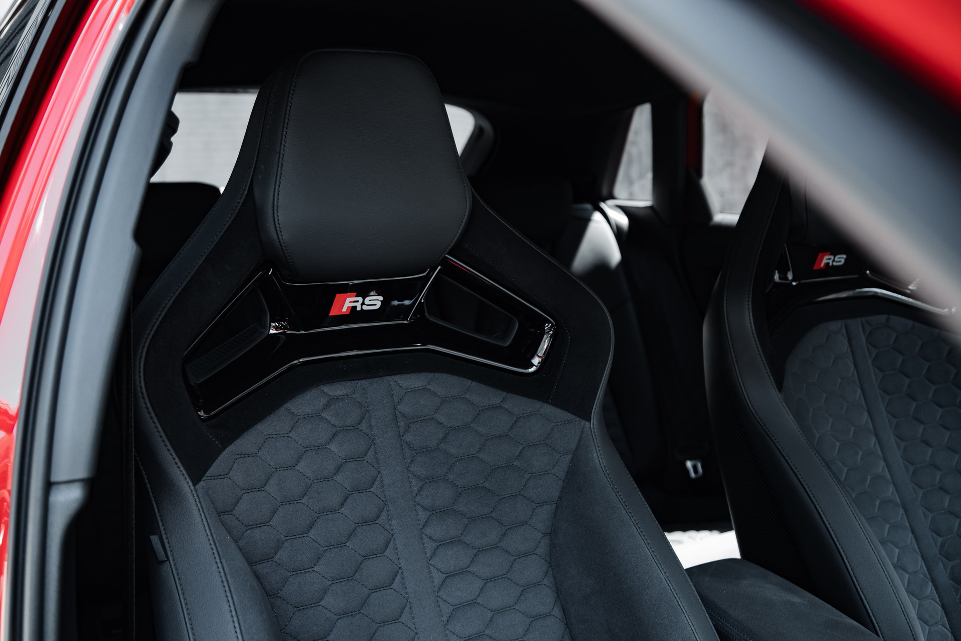 AUDI RS3 Sportback 2.5 TSI quattro S-tronic-image-24