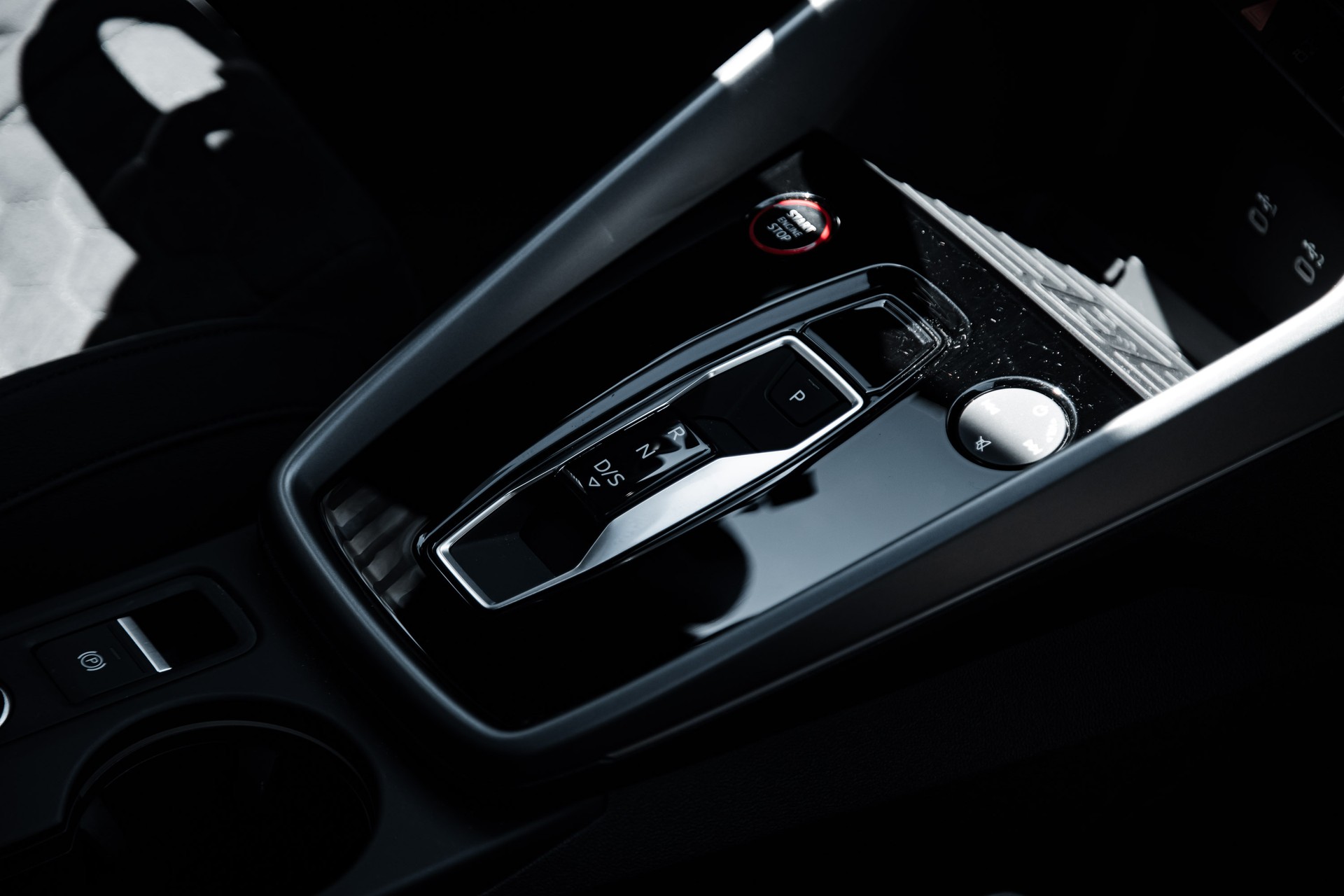 AUDI RS3 Sportback 2.5 TSI quattro S-tronic-image-18