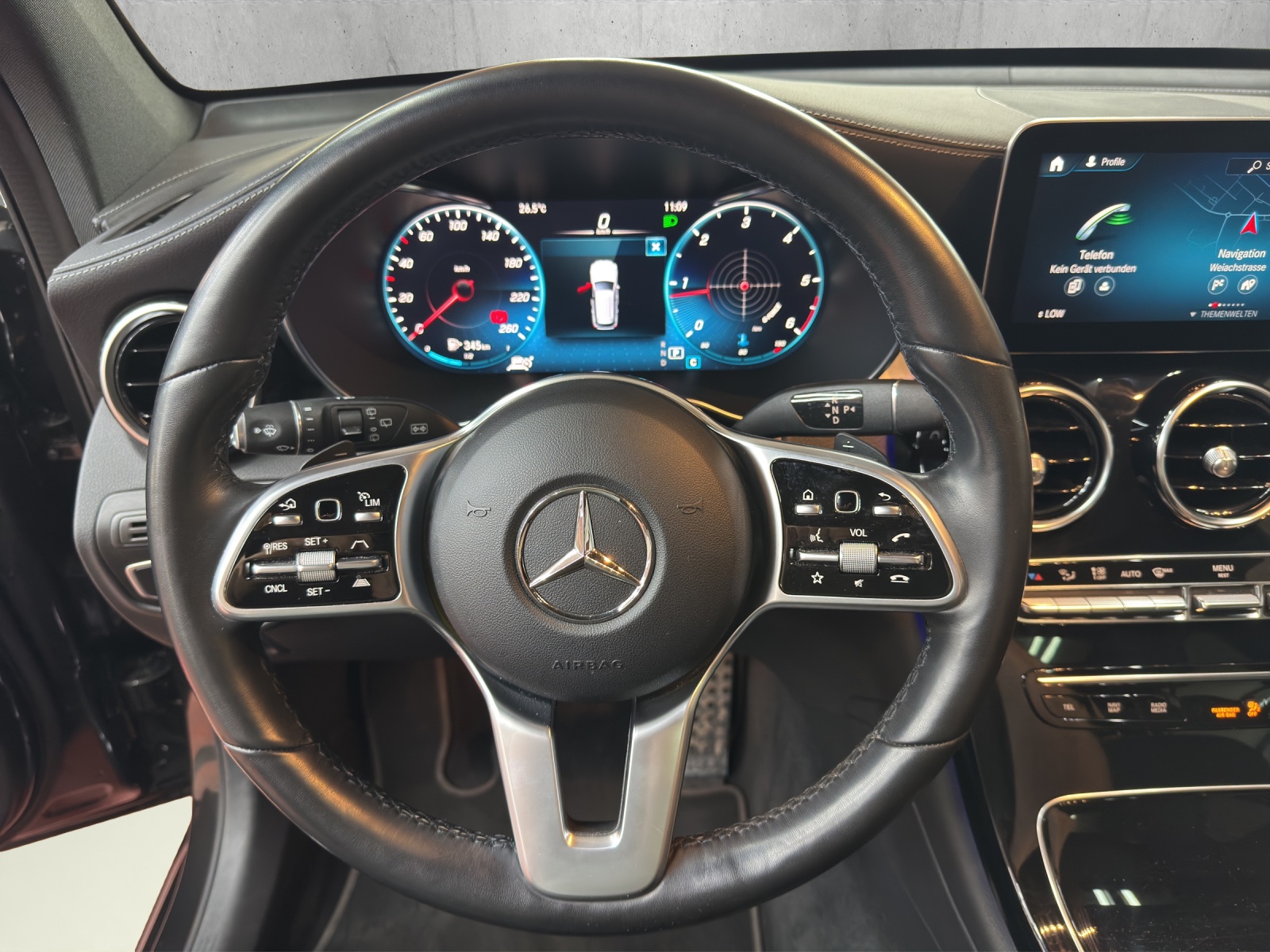 MERCEDES-BENZ GLC 300 d AMG Line 4Matic 9G-Tronic-image-8