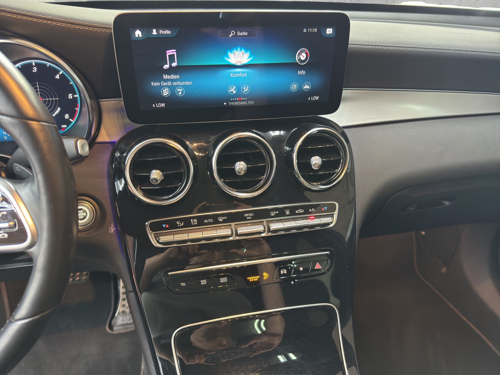 MERCEDES-BENZ GLC 300 d AMG Line 4Matic 9G-Tronic-image-10