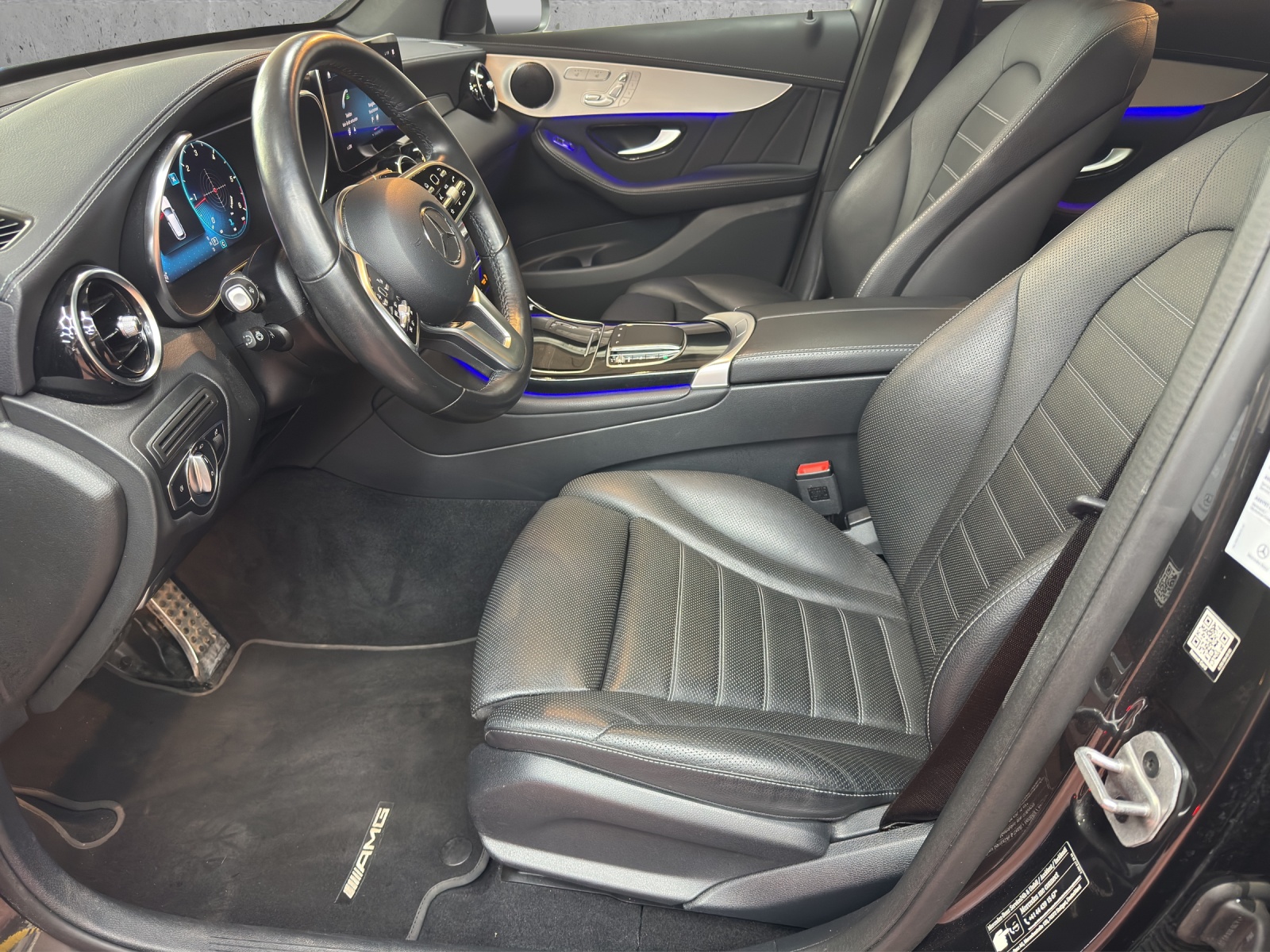 MERCEDES-BENZ GLC 300 d AMG Line 4Matic 9G-Tronic-image-6