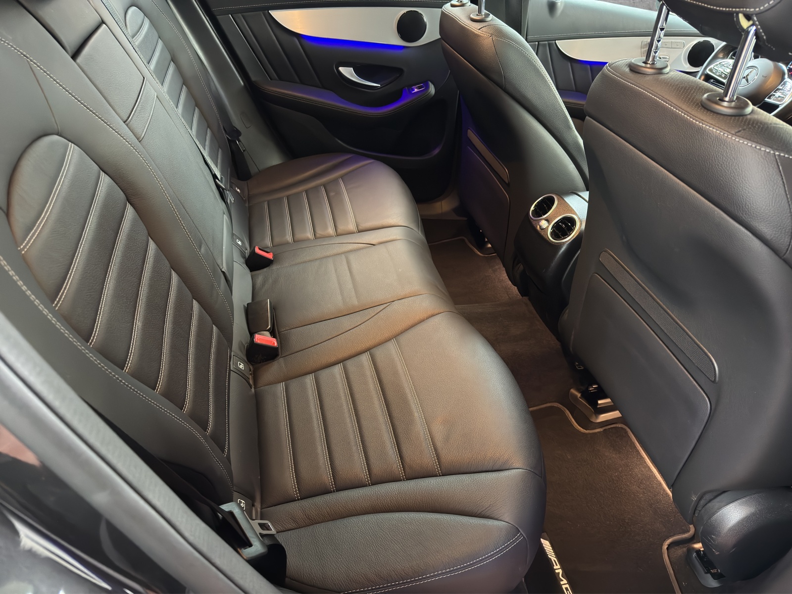 MERCEDES-BENZ GLC 300 d AMG Line 4Matic 9G-Tronic-image-12