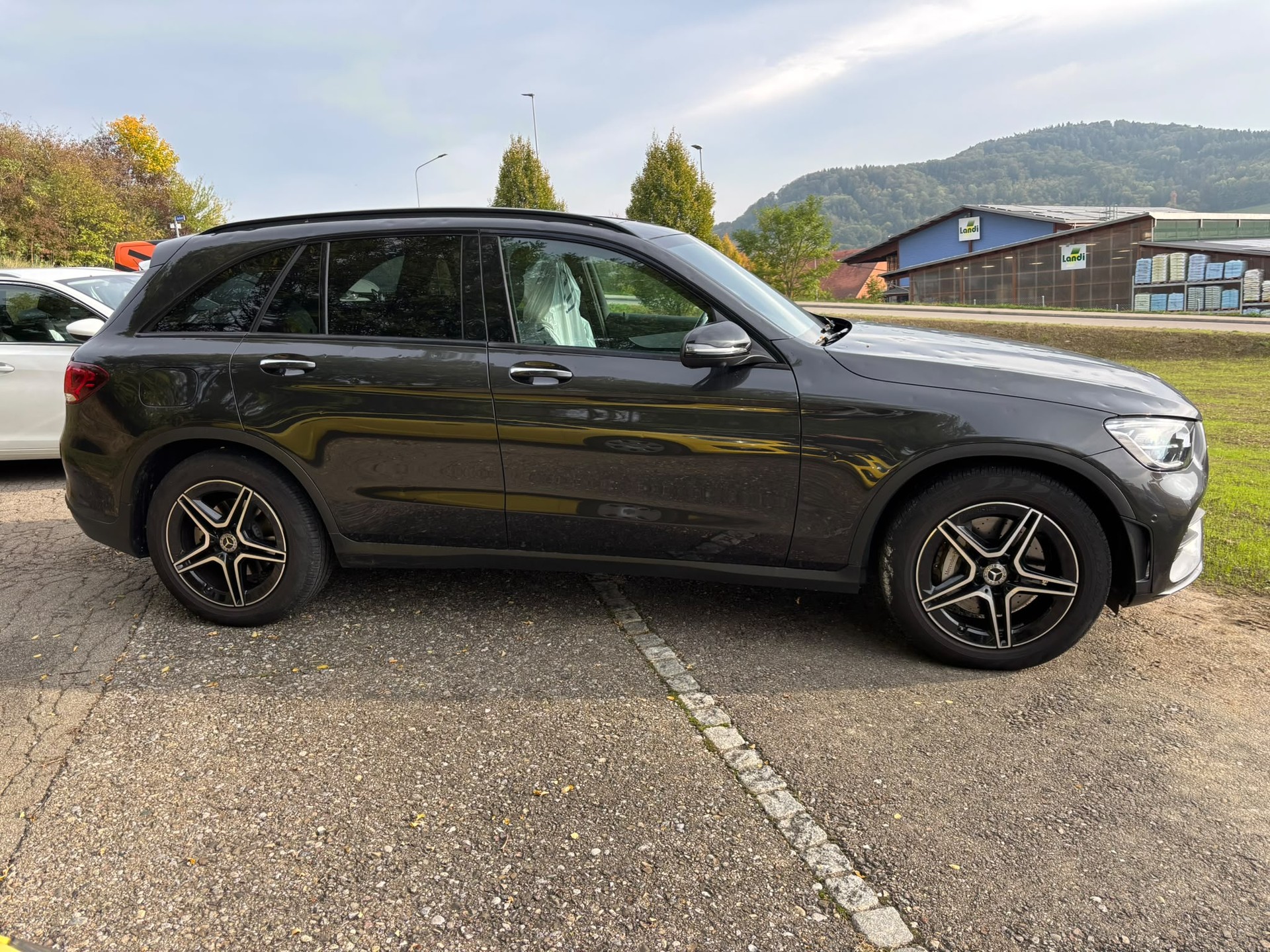 MERCEDES-BENZ GLC 300 d AMG Line 4Matic 9G-Tronic-image-6