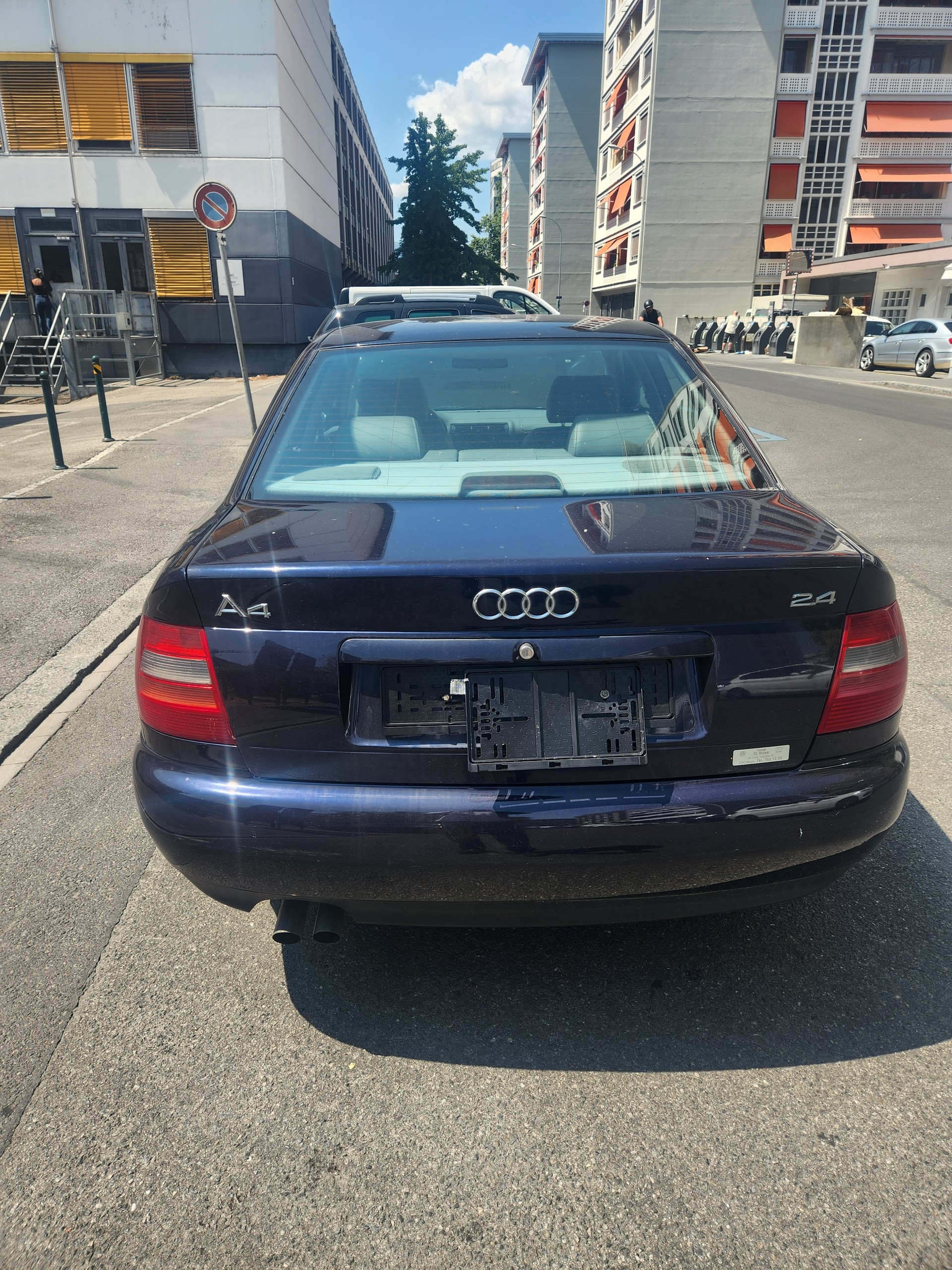 AUDI A4 2.4 Ambition-image-7