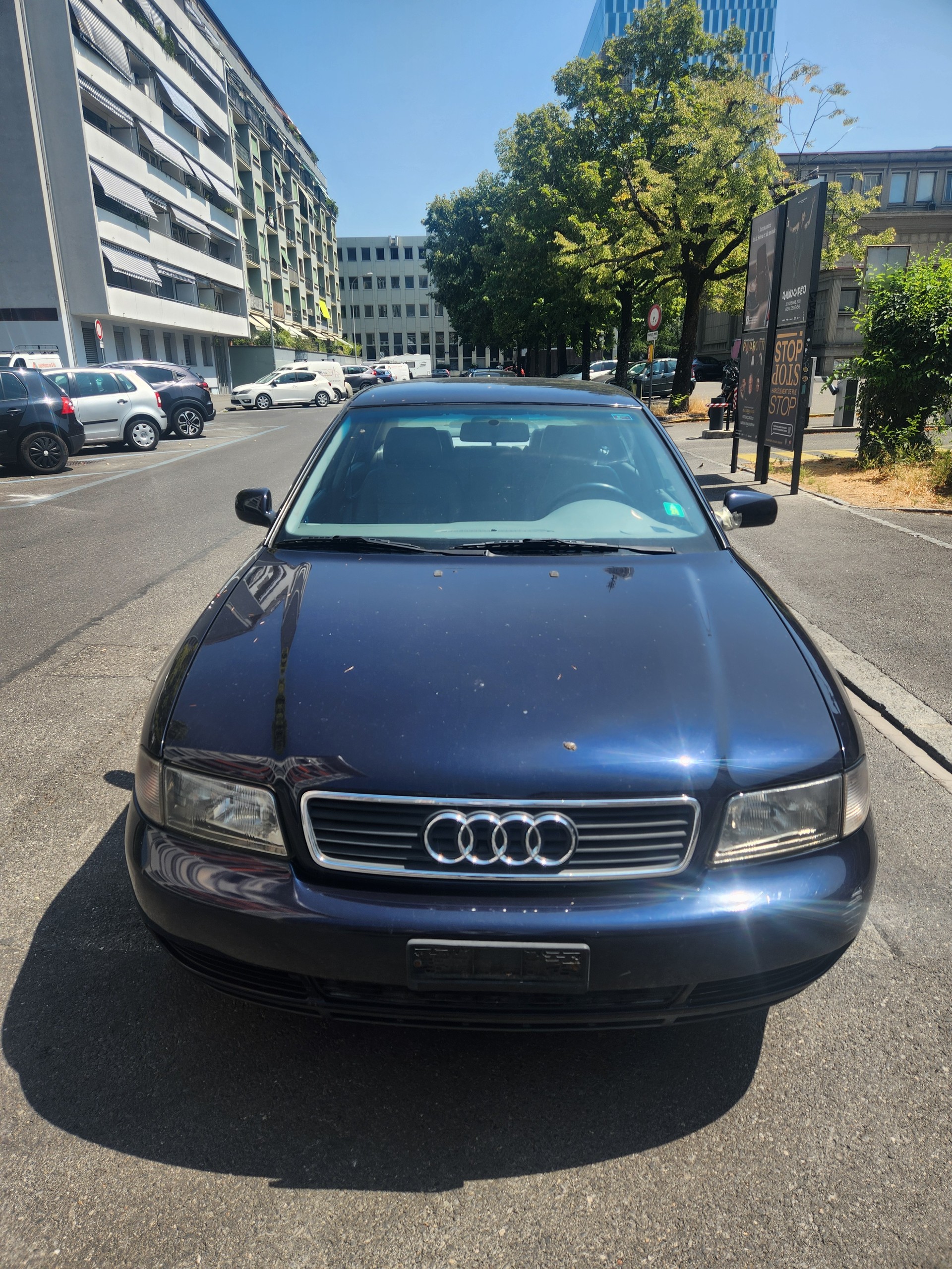 AUDI A4 2.4 Ambition-image-2