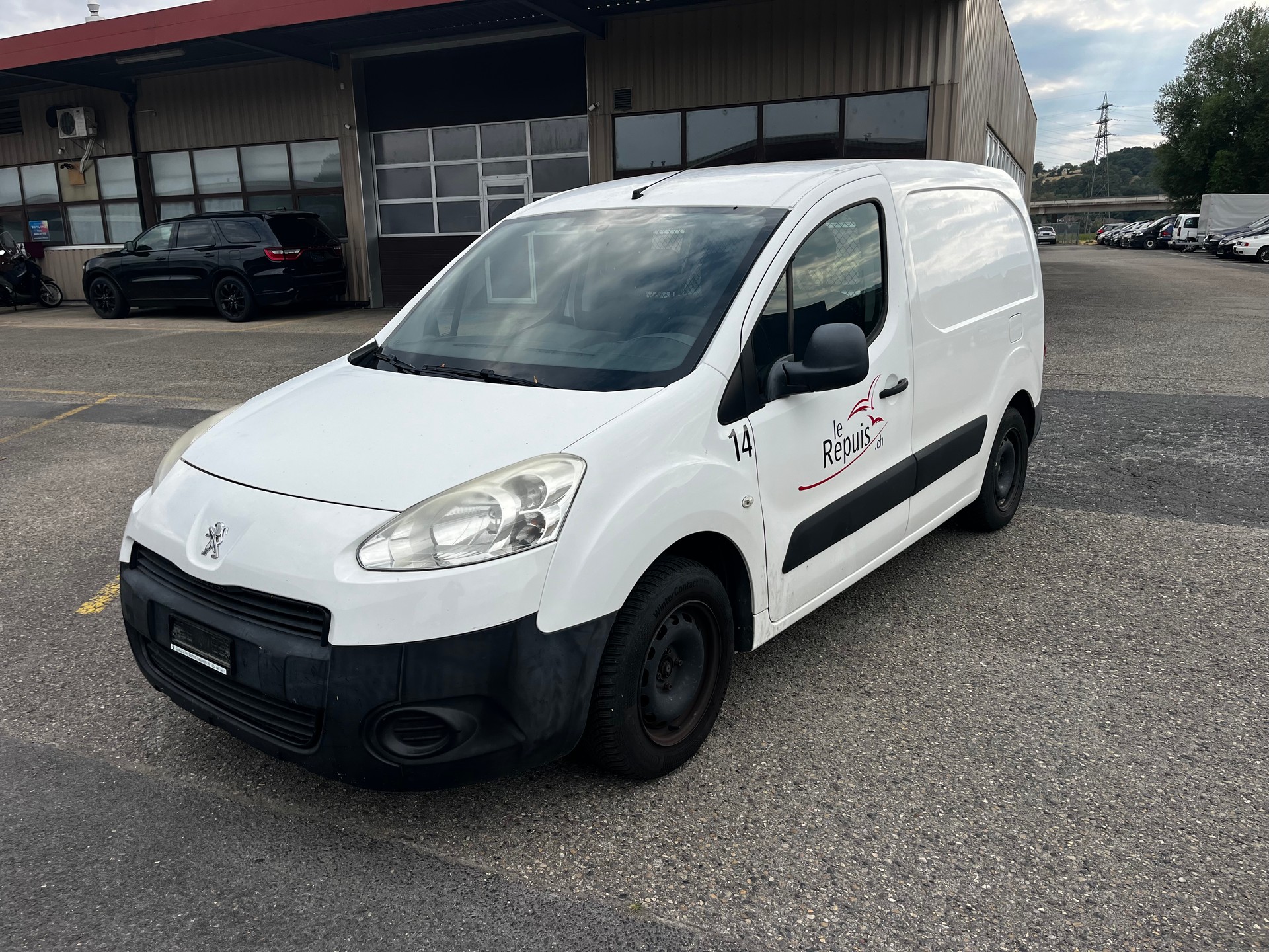 PEUGEOT PARTNER-image-2