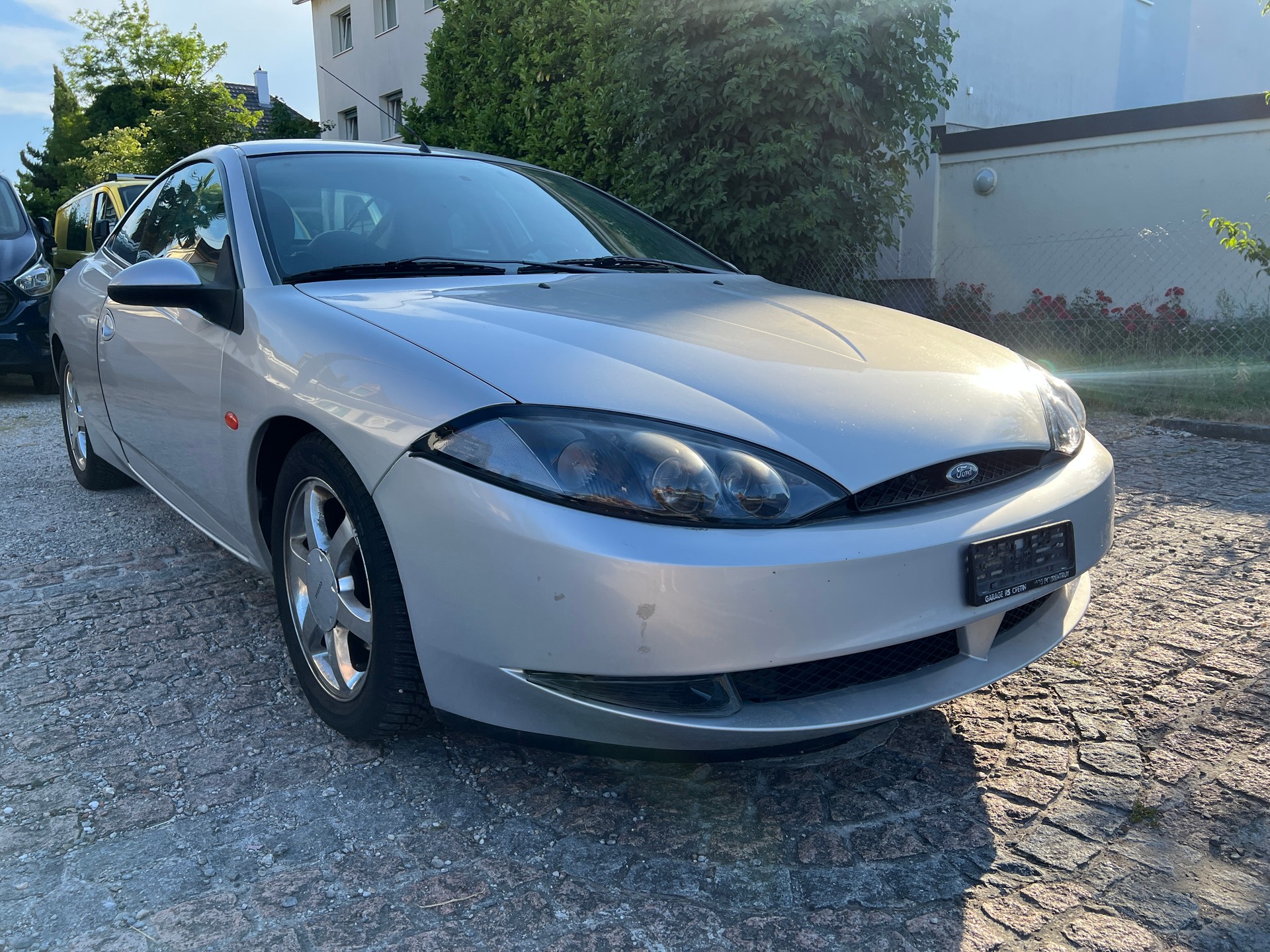 FORD Cougar 2.5i V6 24V-image-0