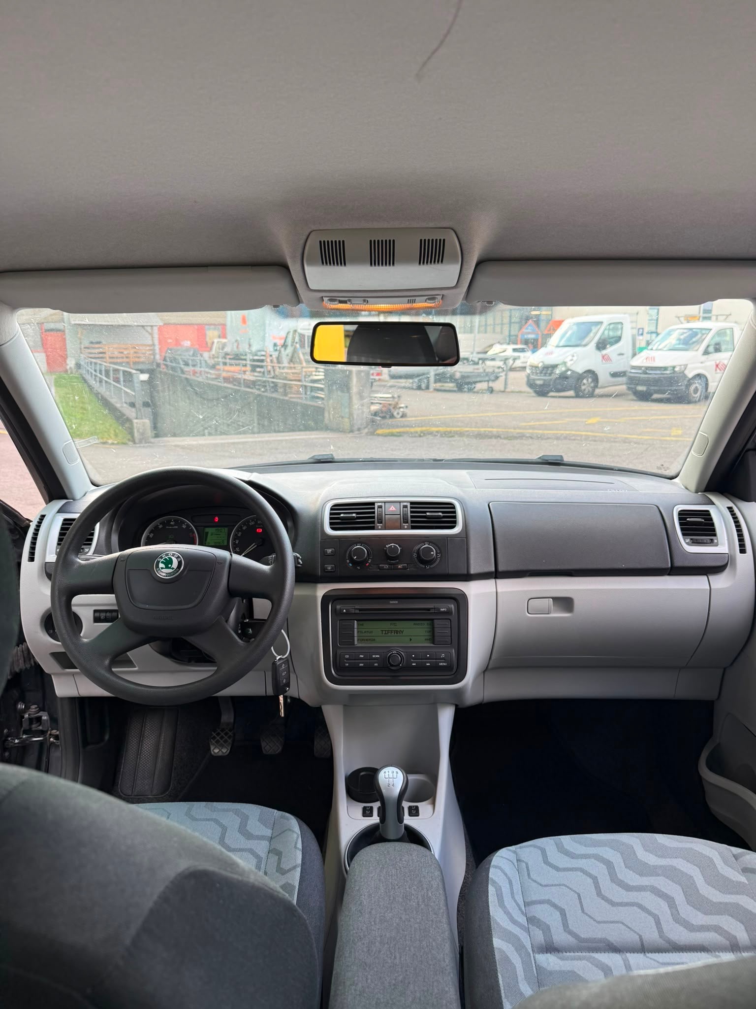 SKODA Fabia 1.2 Entry-image-8