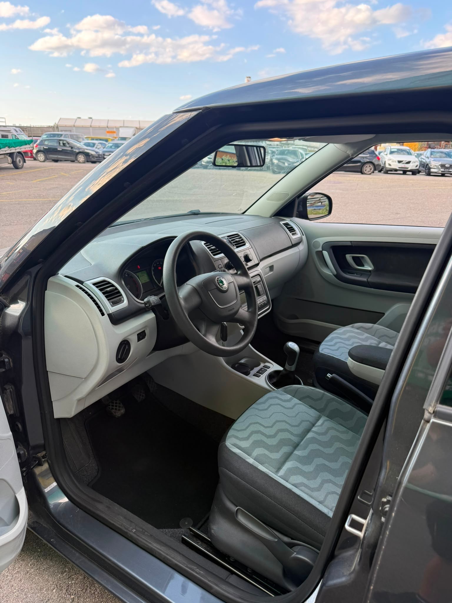 SKODA Fabia 1.2 Entry-image-7