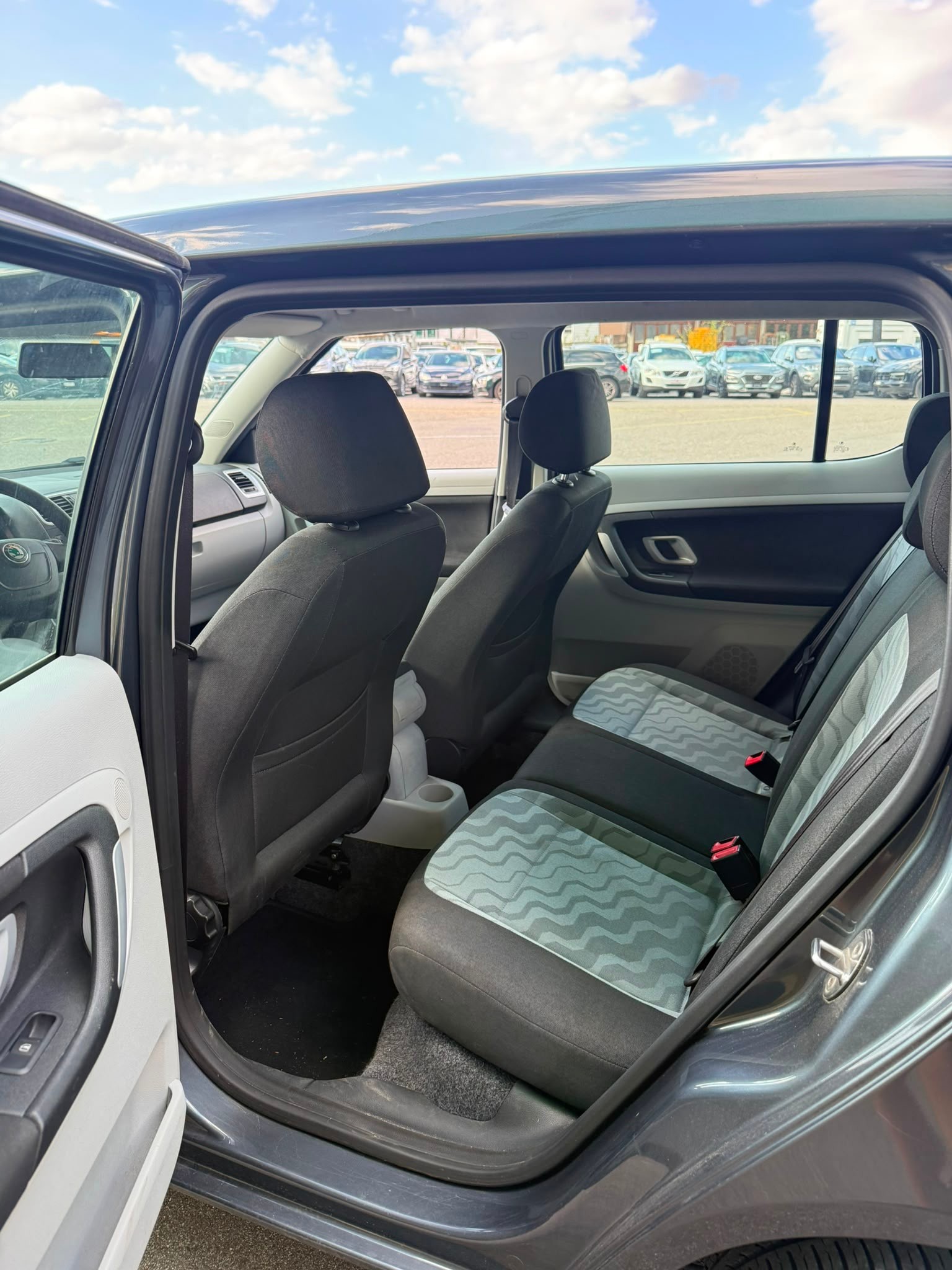SKODA Fabia 1.2 Entry-image-13