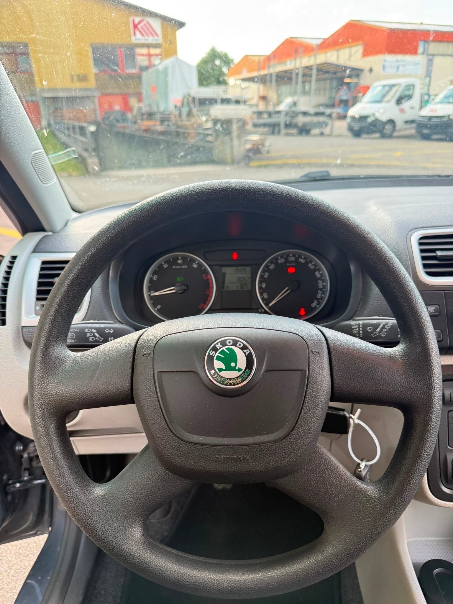 SKODA Fabia 1.2 Entry-image-11