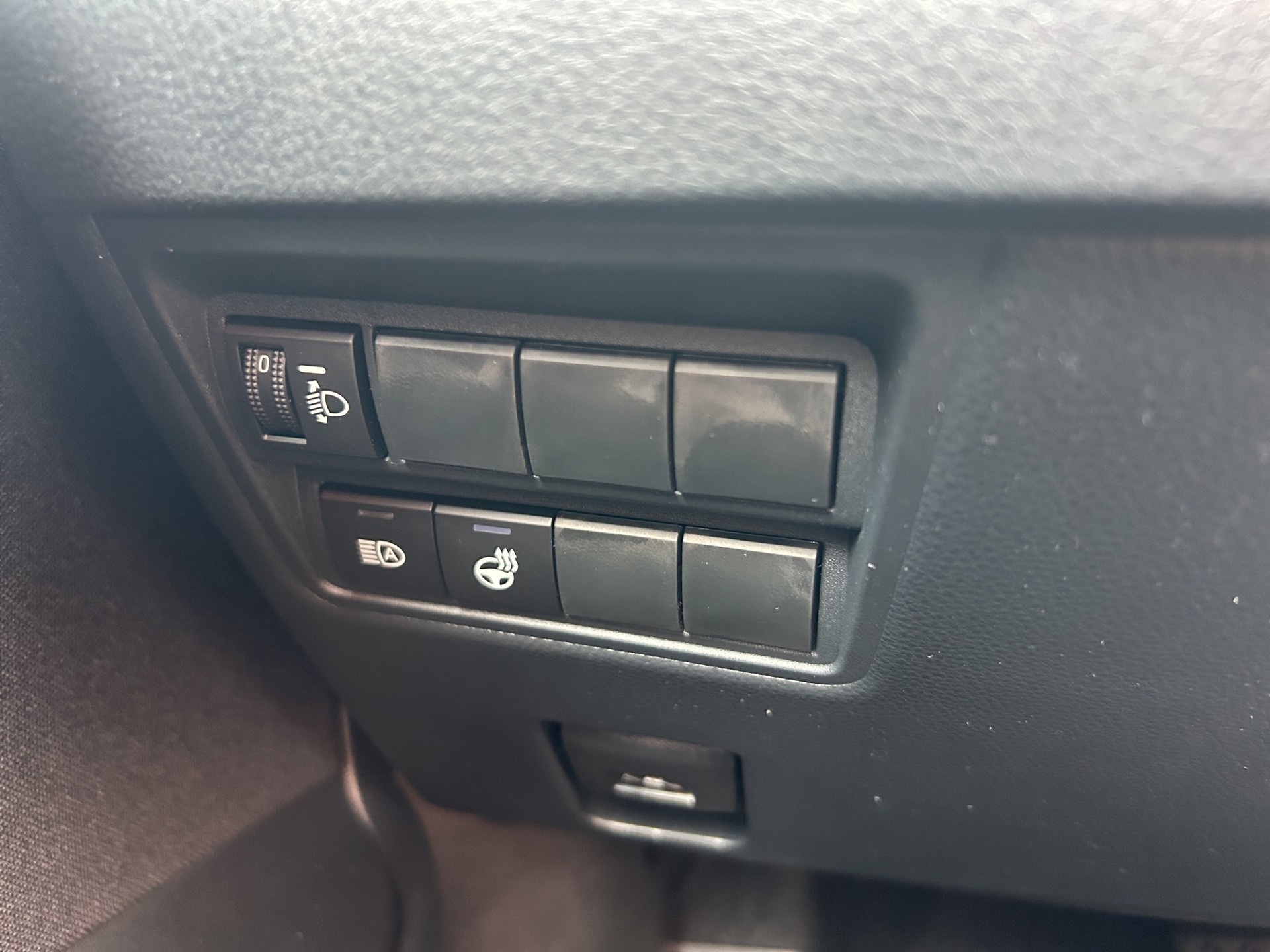 TOYOTA Yaris 1.5 Comfort e-CVT-image-13