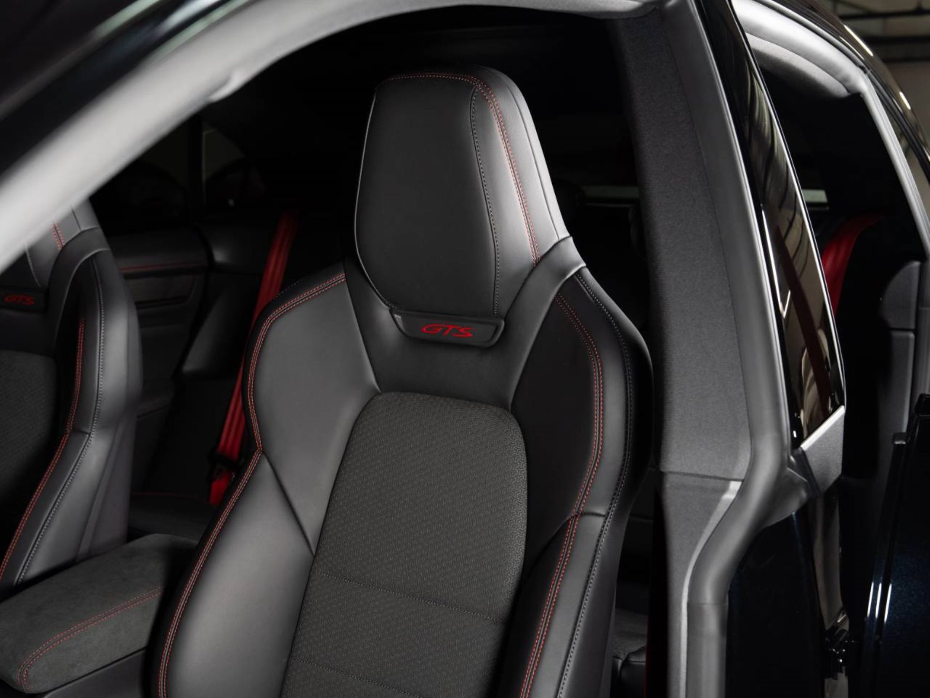 PORSCHE Macan GTS-image-10