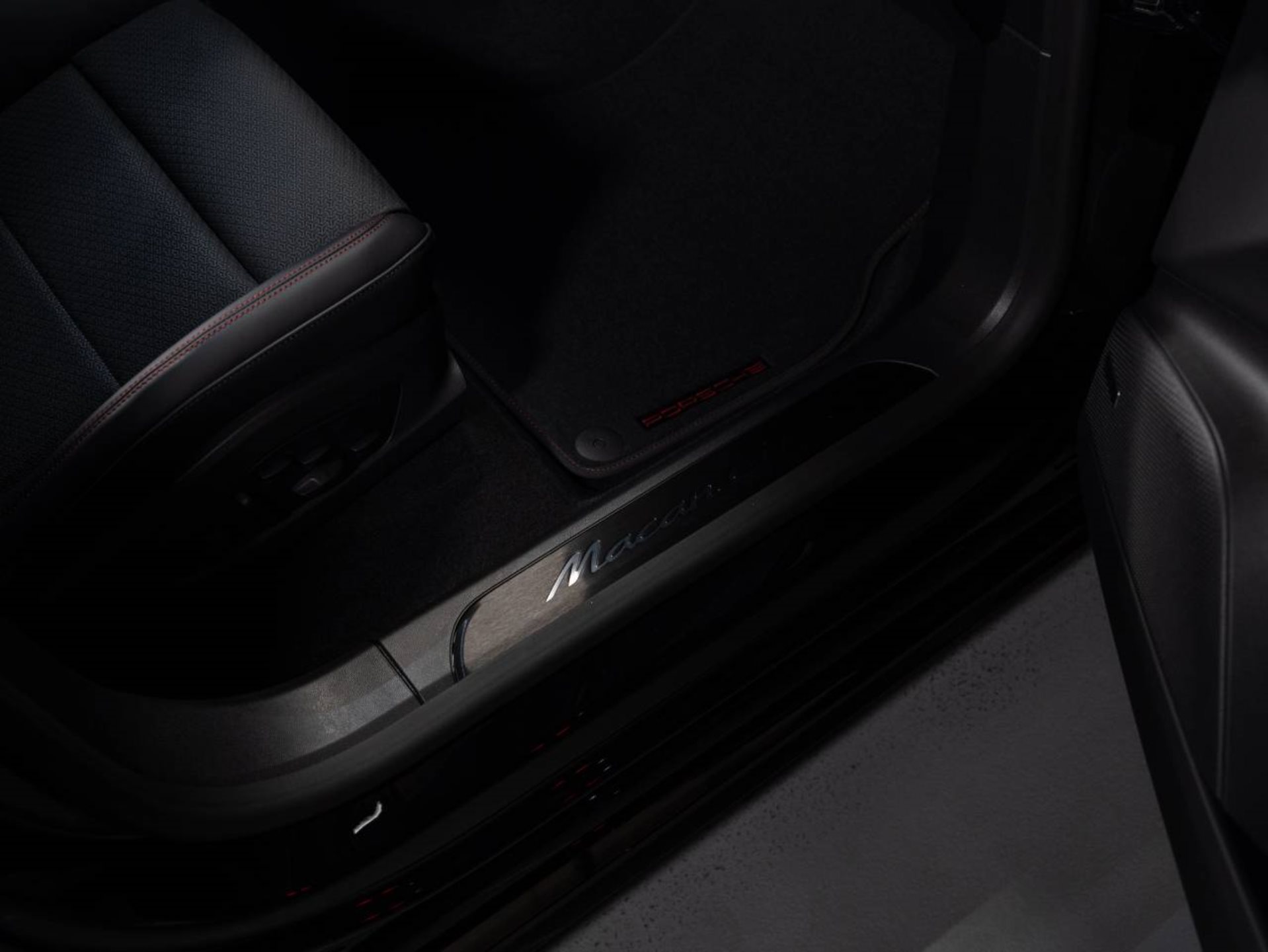 PORSCHE Macan GTS-image-18