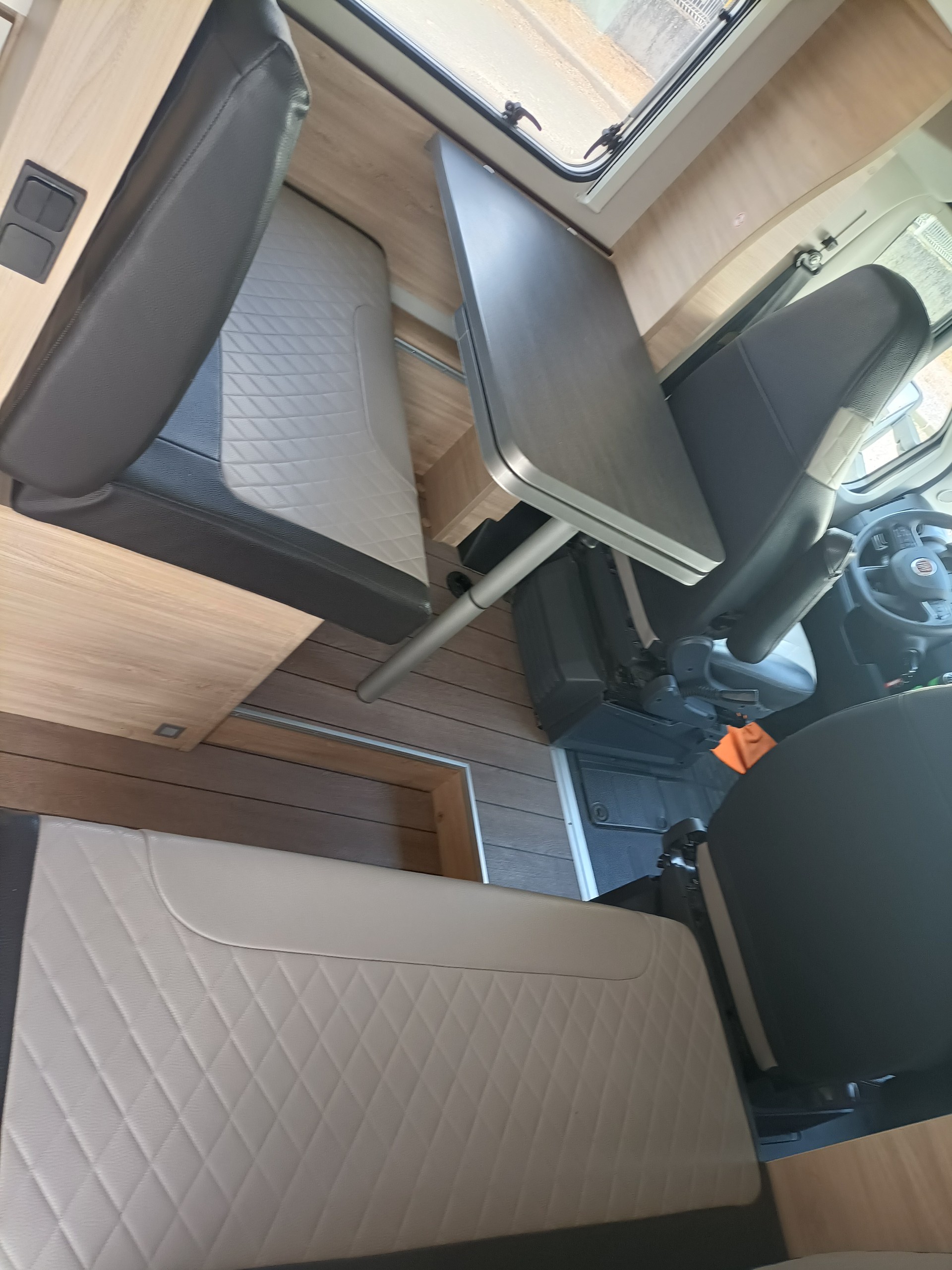 FIAT 2024 Fiat Ducato Weinsberg CaraSuite | Voll ausgestattet | Schlafplätze für 5 Personen-image-5