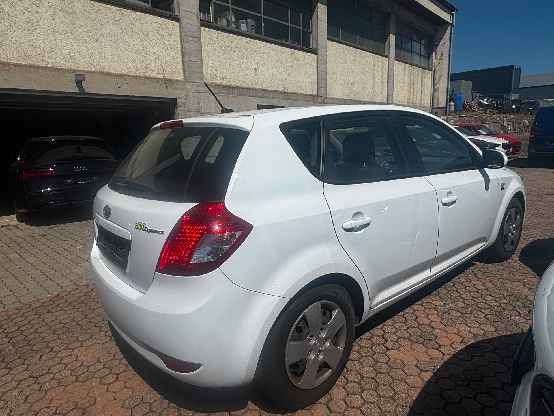 KIA Cee'd 1.6 16V Trend-image-2