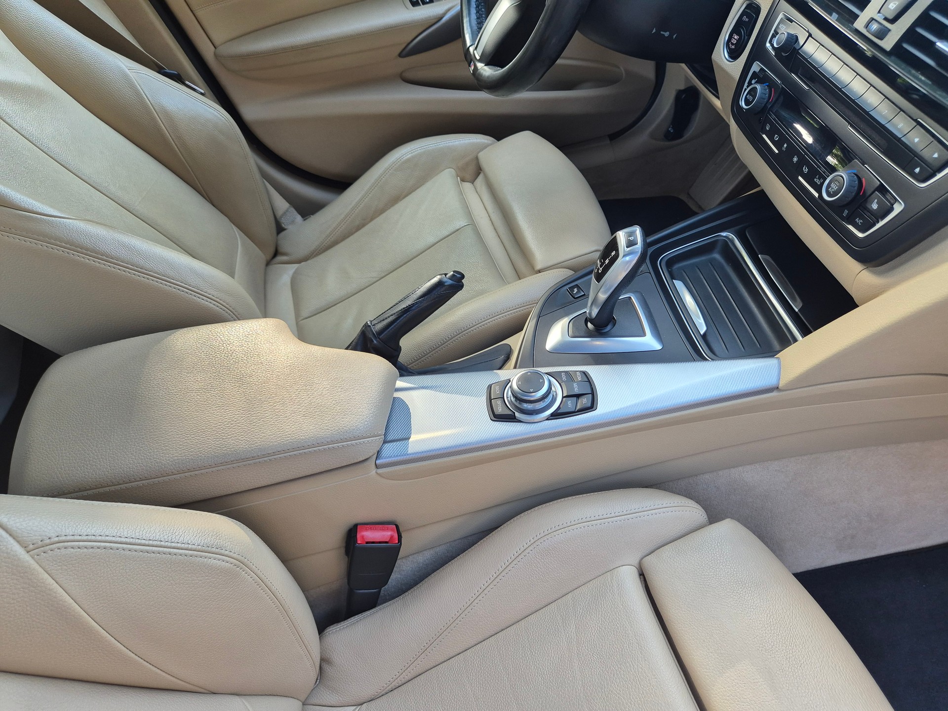 BMW 328i xDrive Sport Line Steptronic-image-17